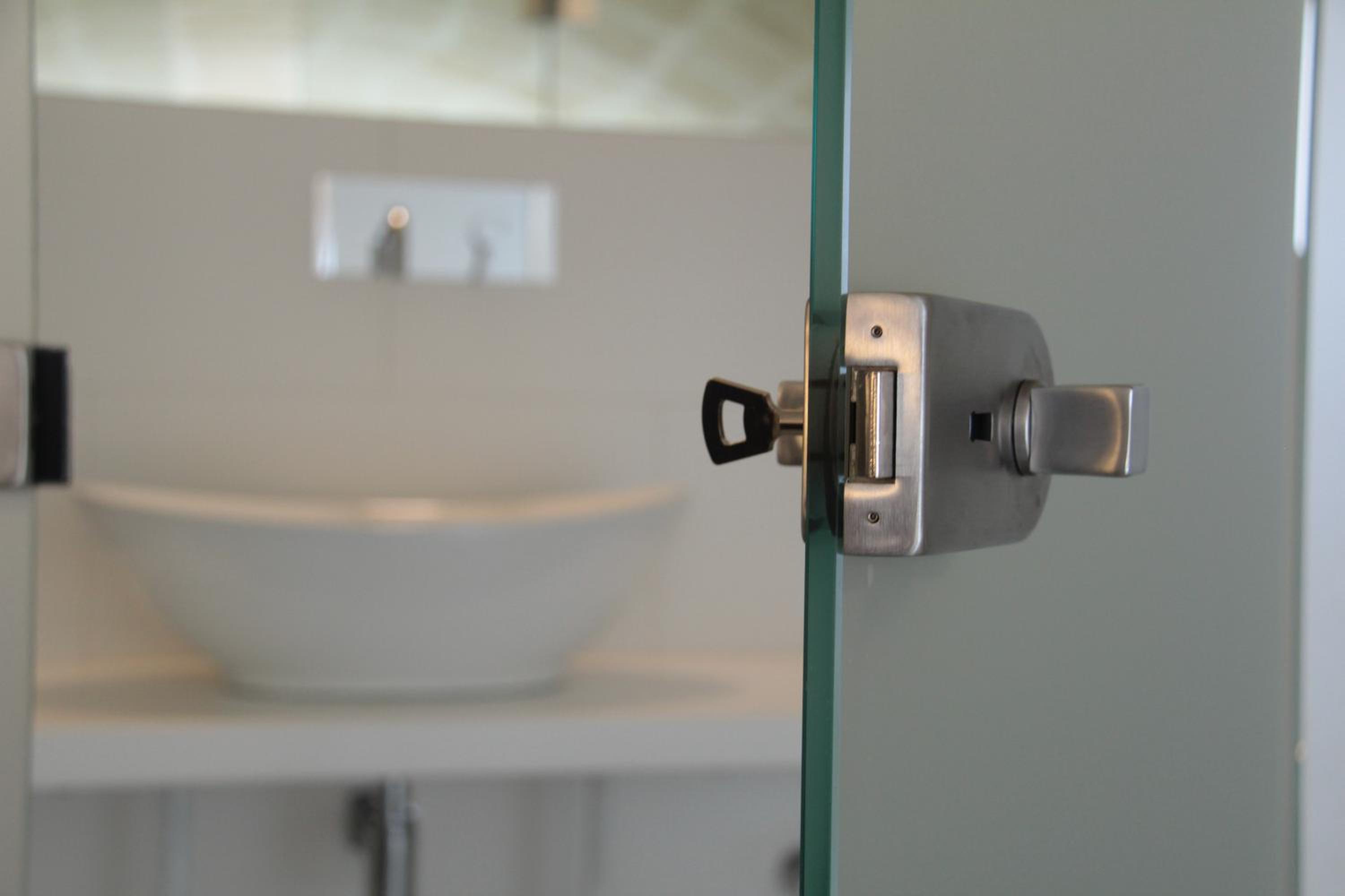 Lamia Room Rentals