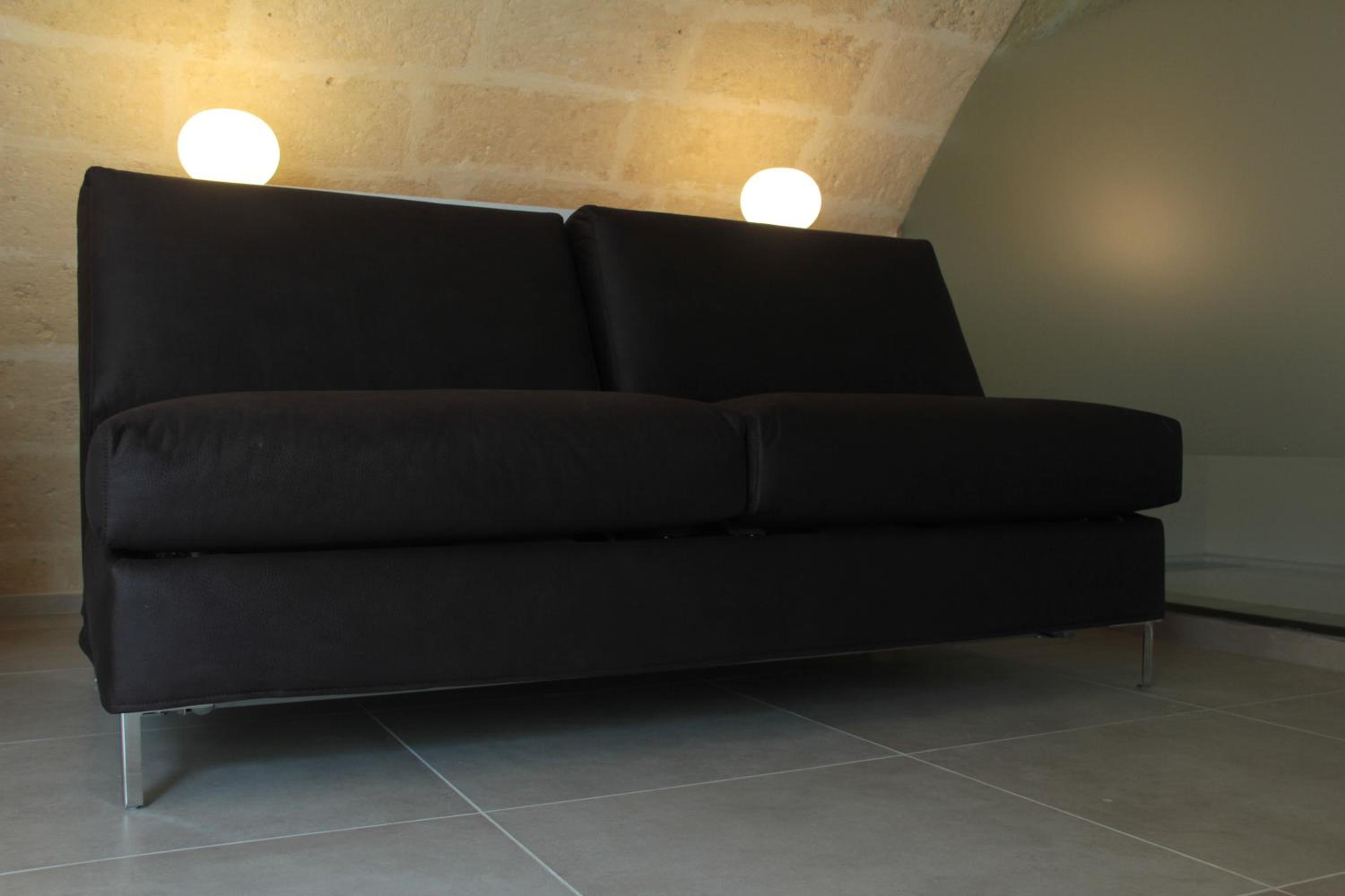 Lamia Room Rentals