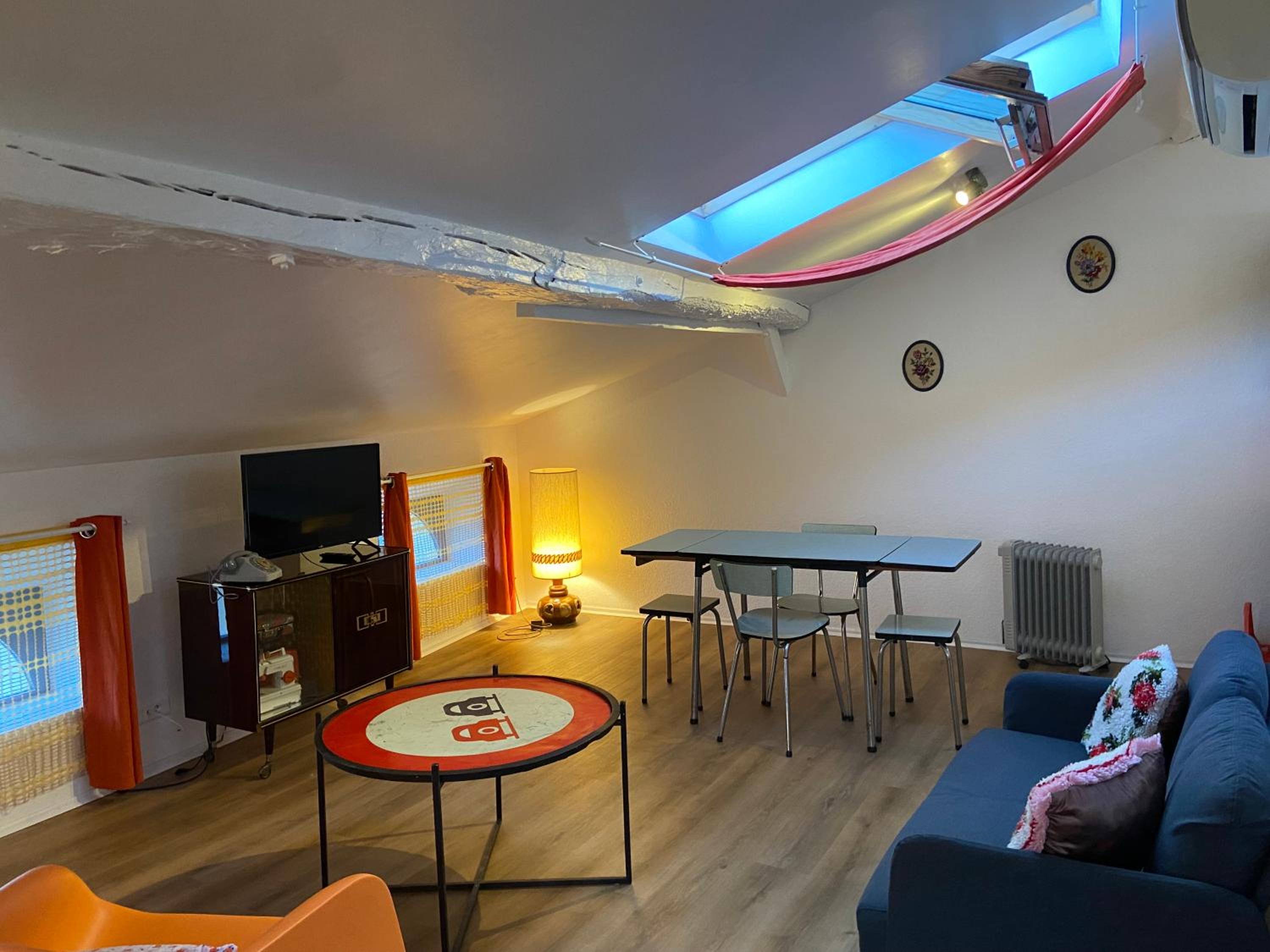 Chez Mary Studio -Les 70'S