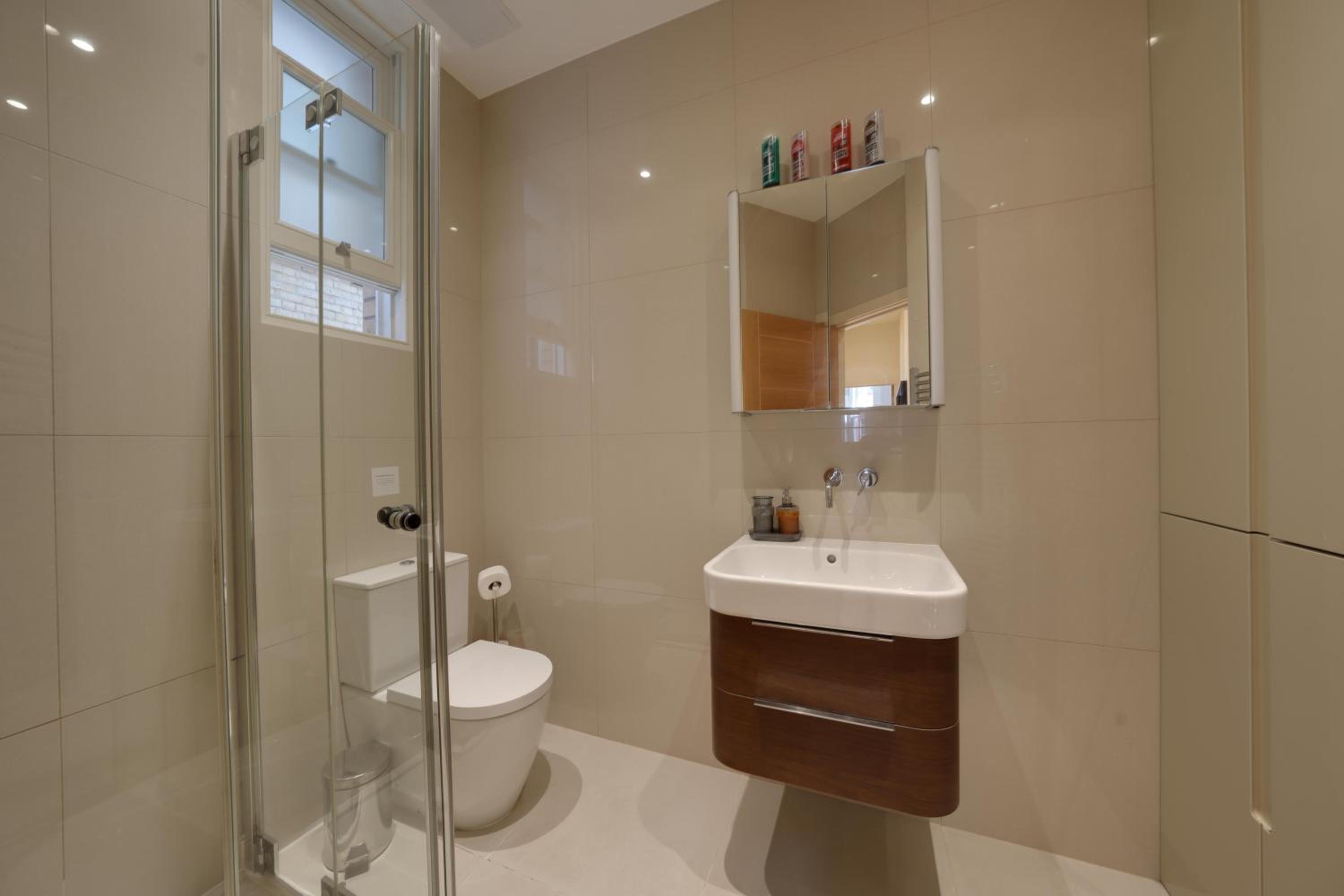 Fitzrovia Apartments 3BR Sleeps 18 Oxford