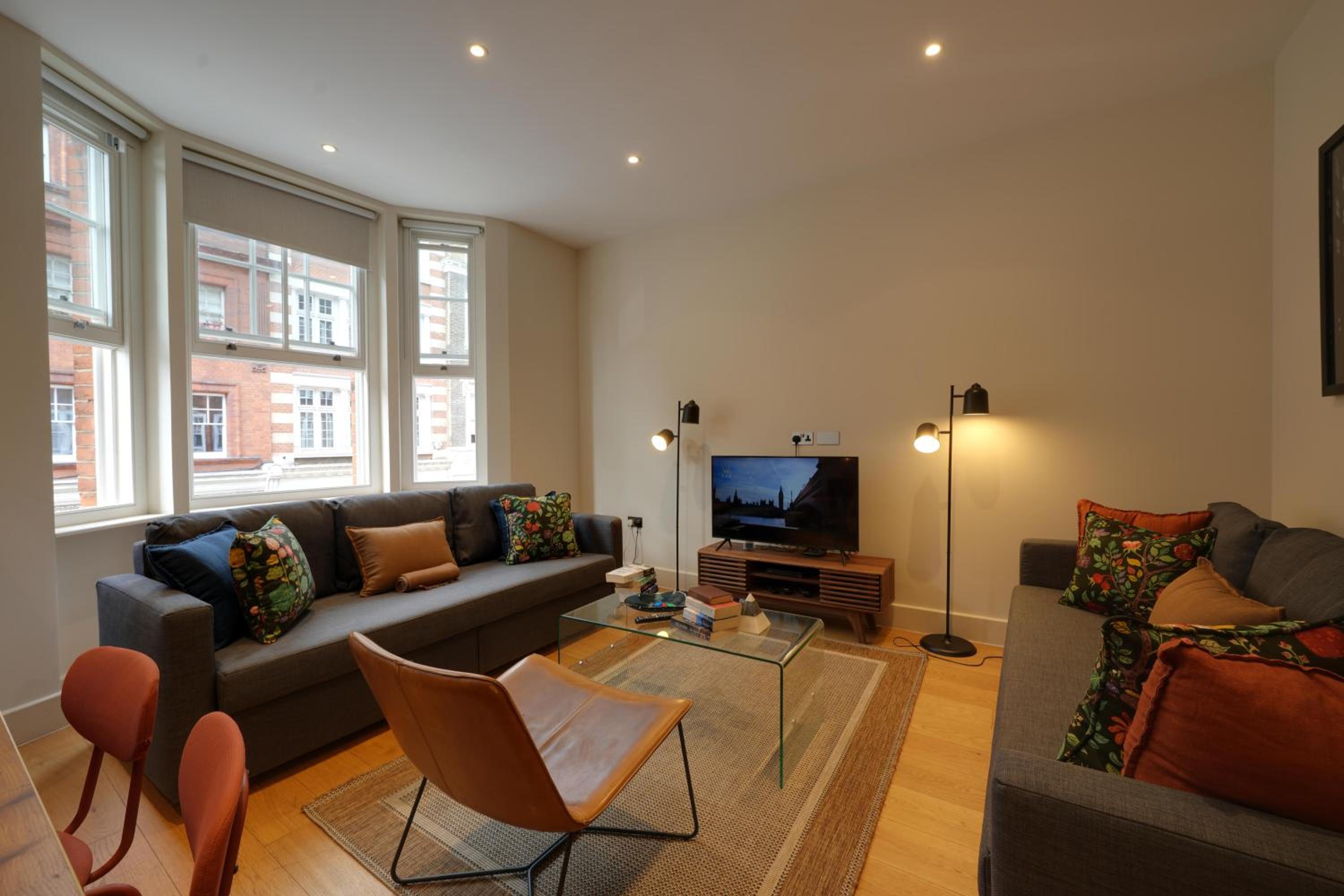 Fitzrovia Apartments 3BR Sleeps 18 Oxford