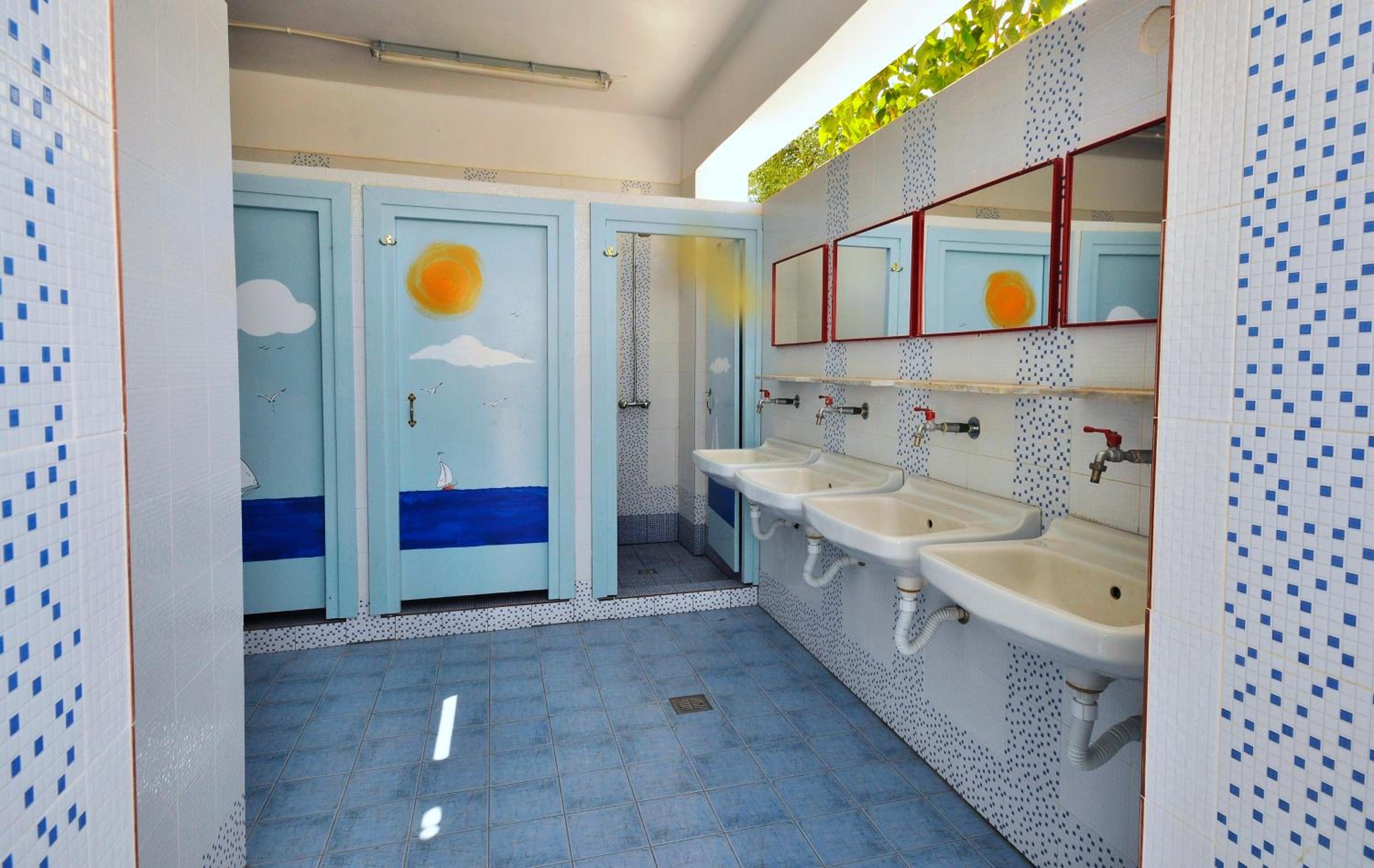 Santorini Camping & Hostel