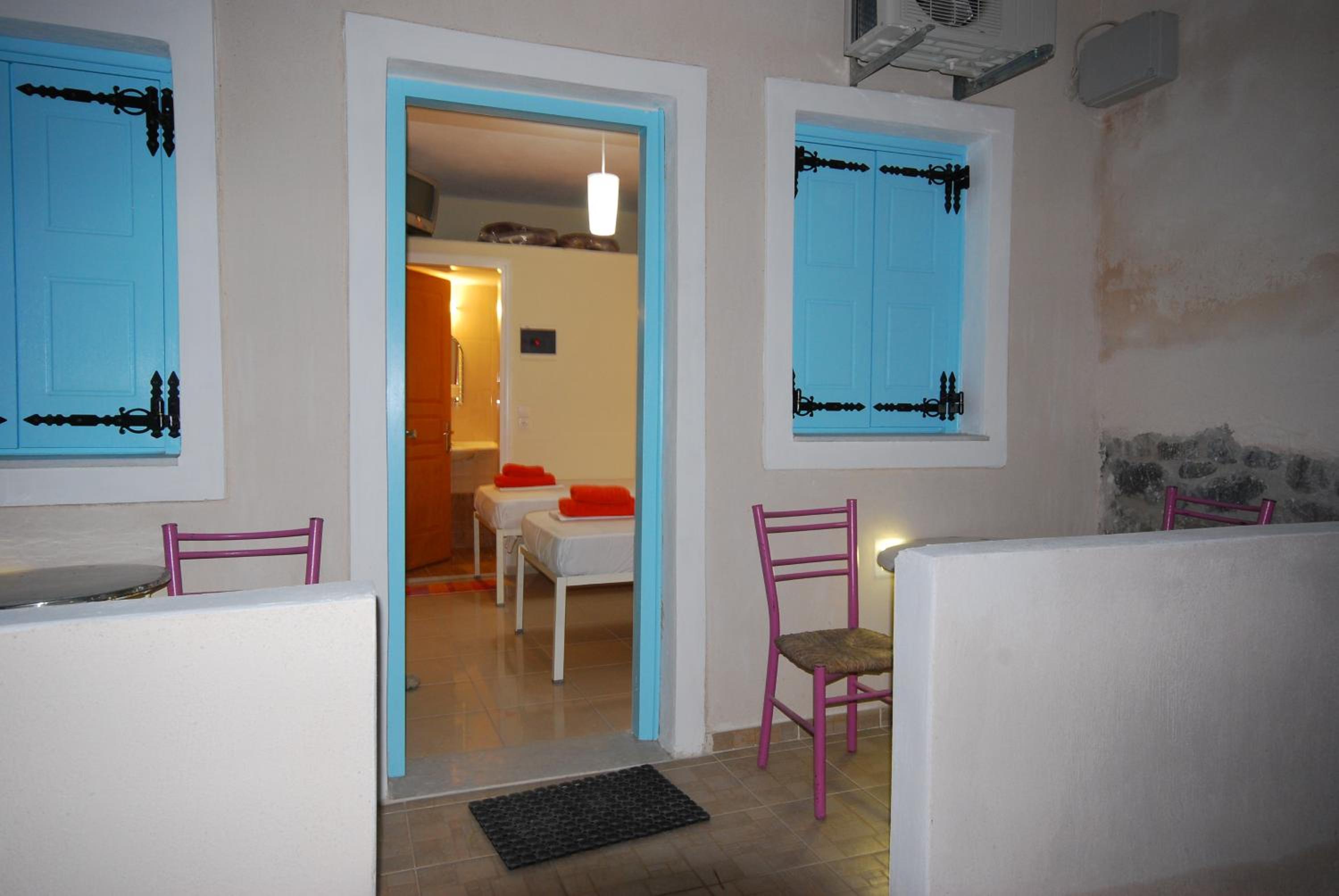 Santorini Camping & Hostel