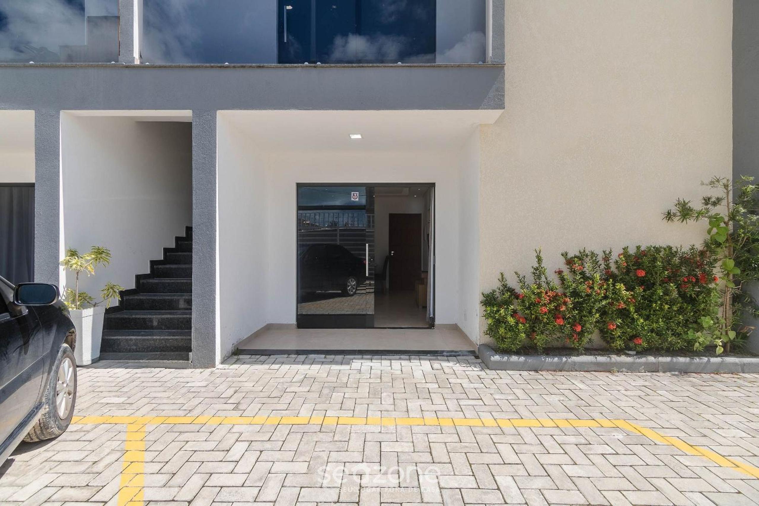 Condominium with Pool 950m from the Beach - PDM