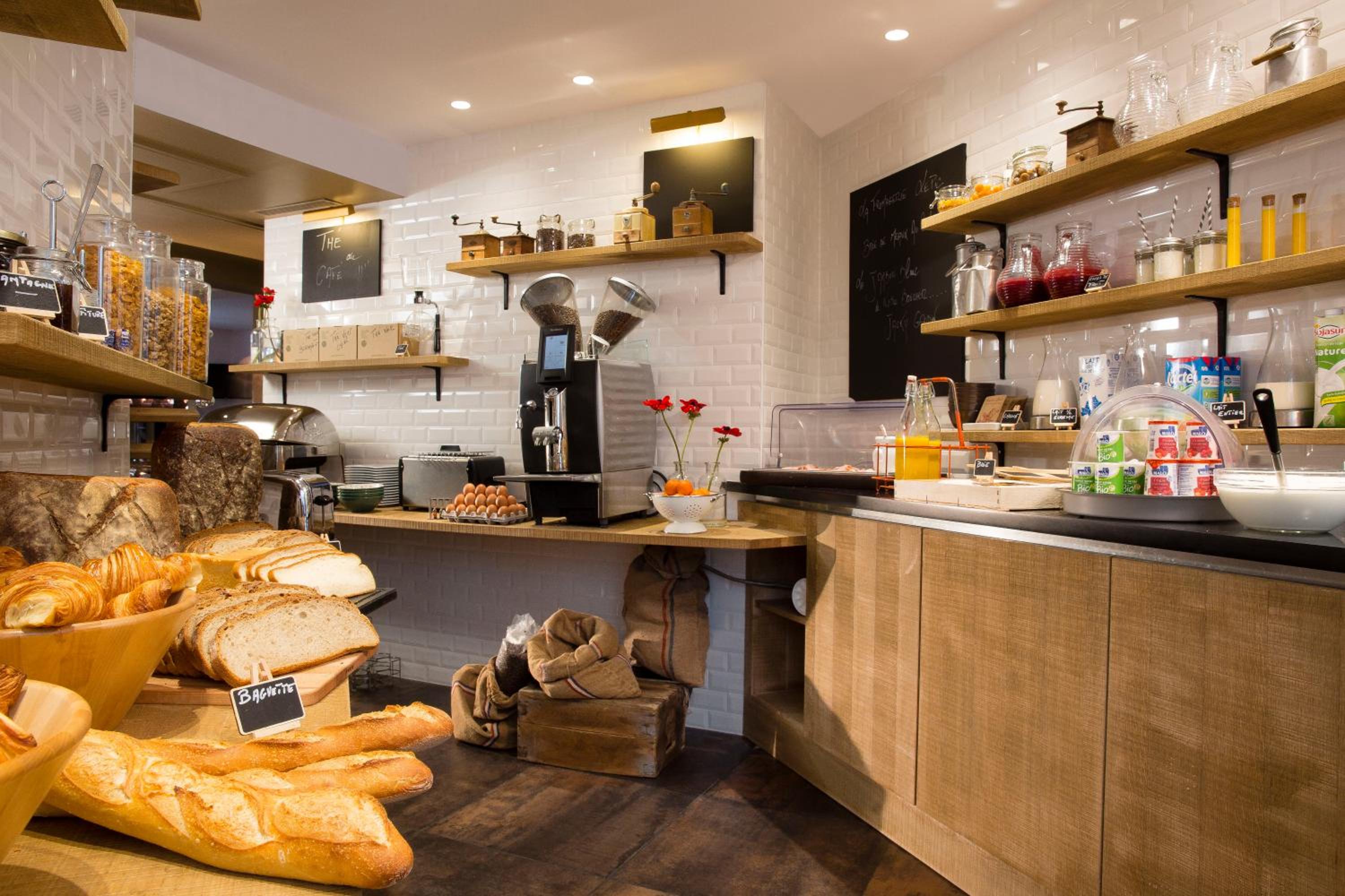 Hotel Le Chat Noir en Paris — dining