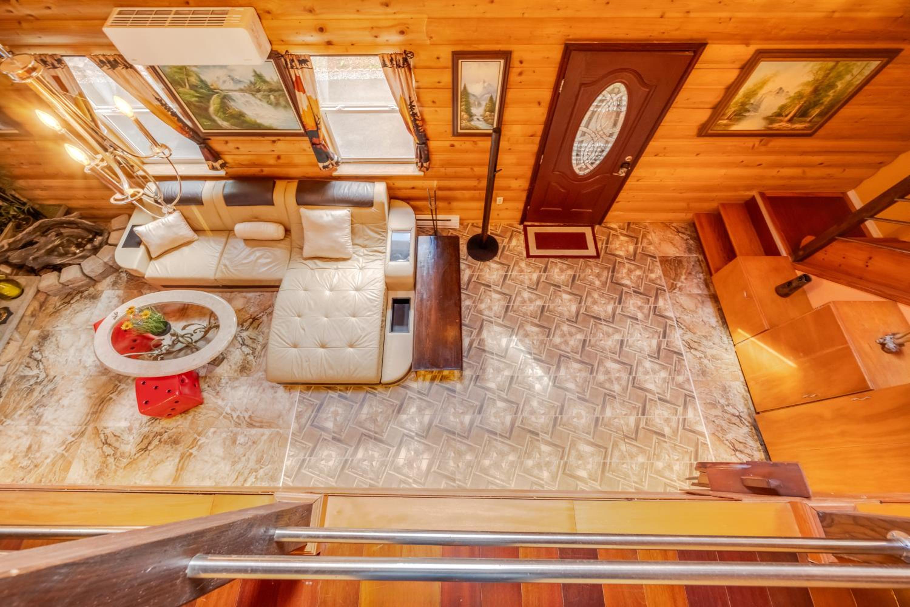 Stunning! Pocono Escape! HotTub Sauna Pool Ski Pet-Friendly Firepit Game Room Fireplace BBQ Lakes Tennis Fishing