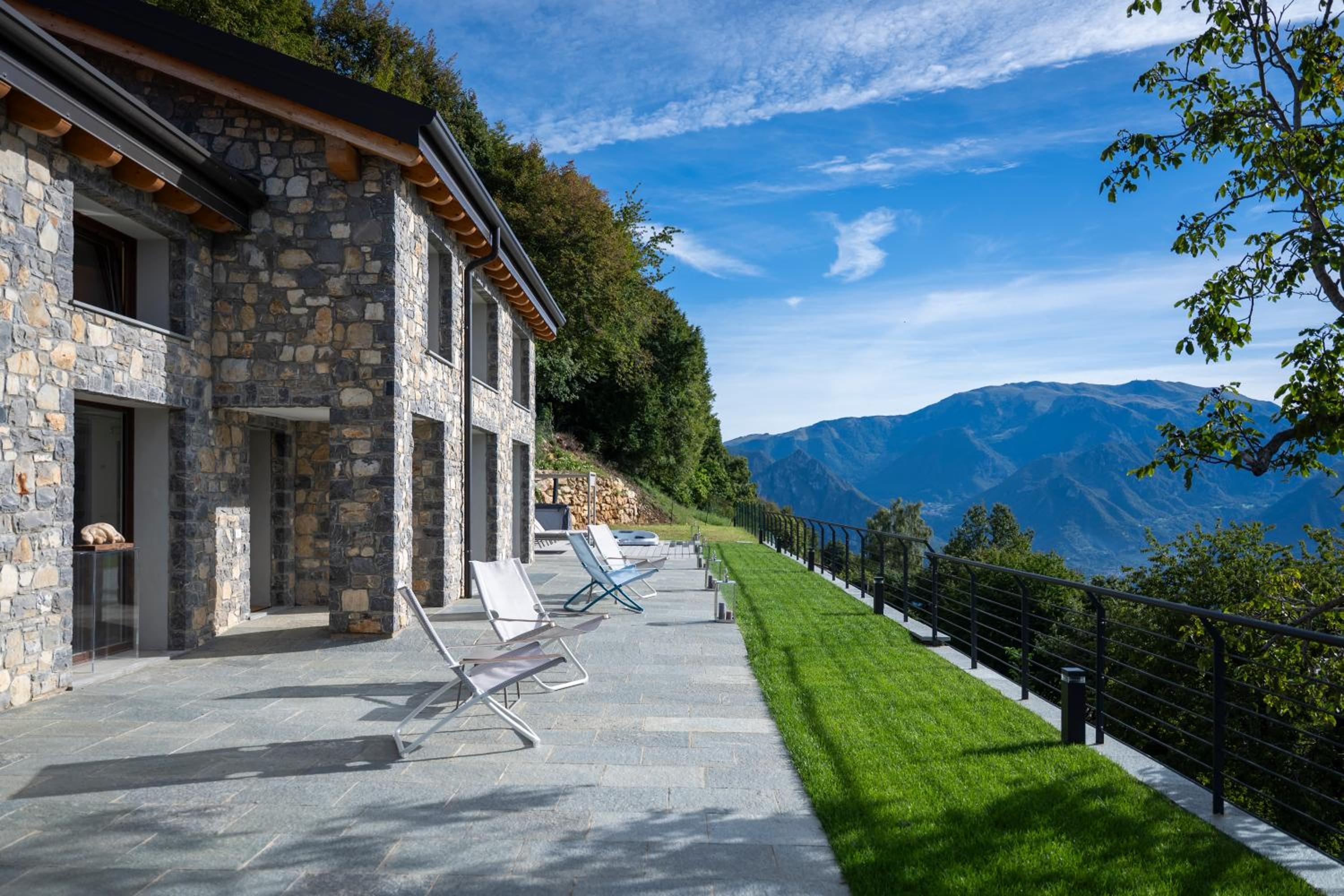 Love Italy Homes - Villa Sebino Relais