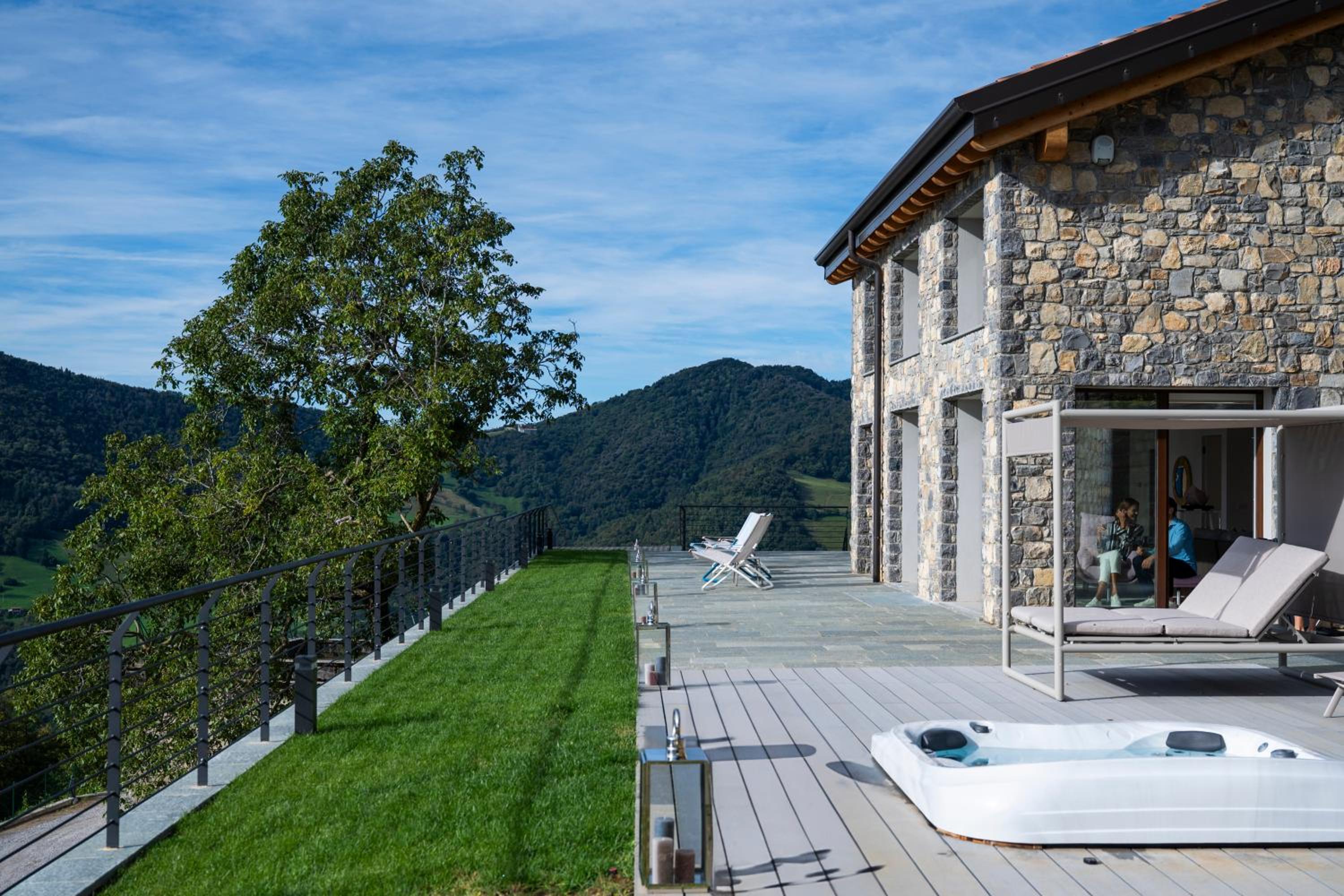 Love Italy Homes - Villa Sebino Relais