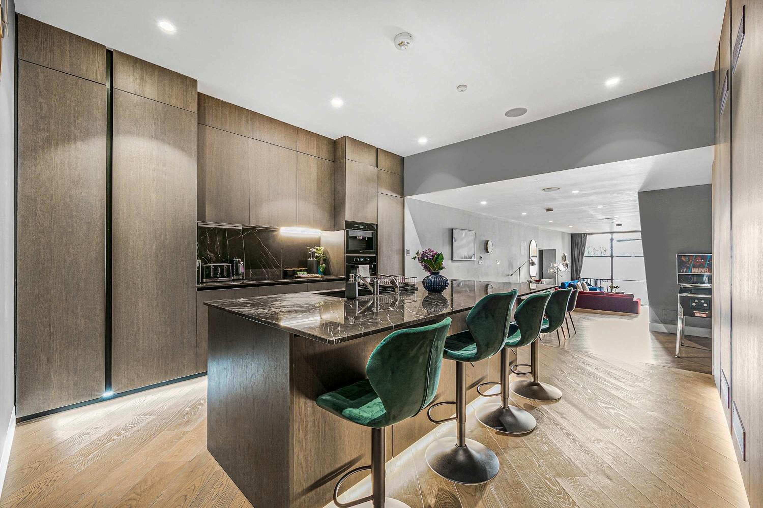 Sophisticated 2-Bed House with AC in Soho