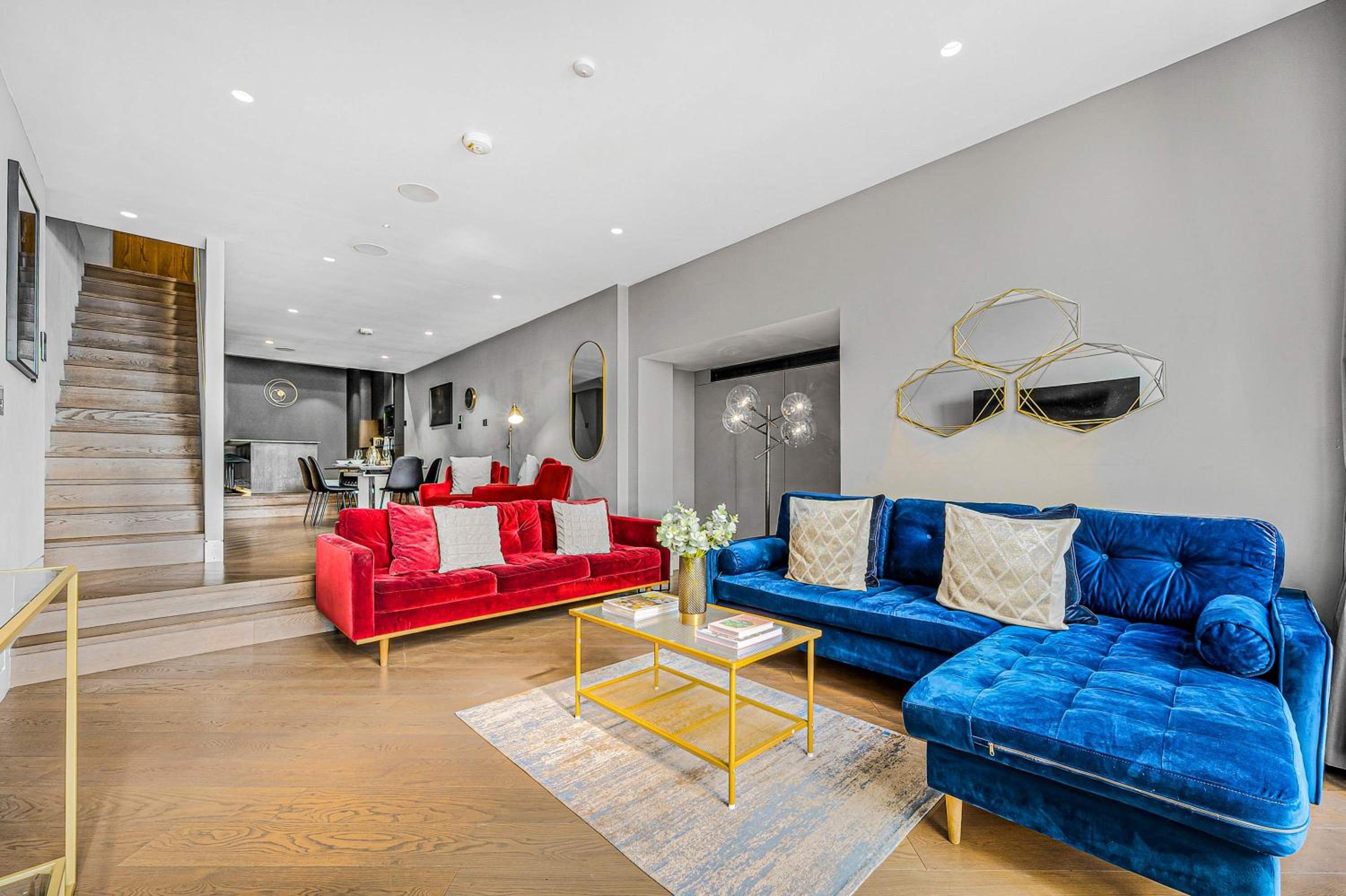 Sophisticated 2-Bed House with AC in Soho