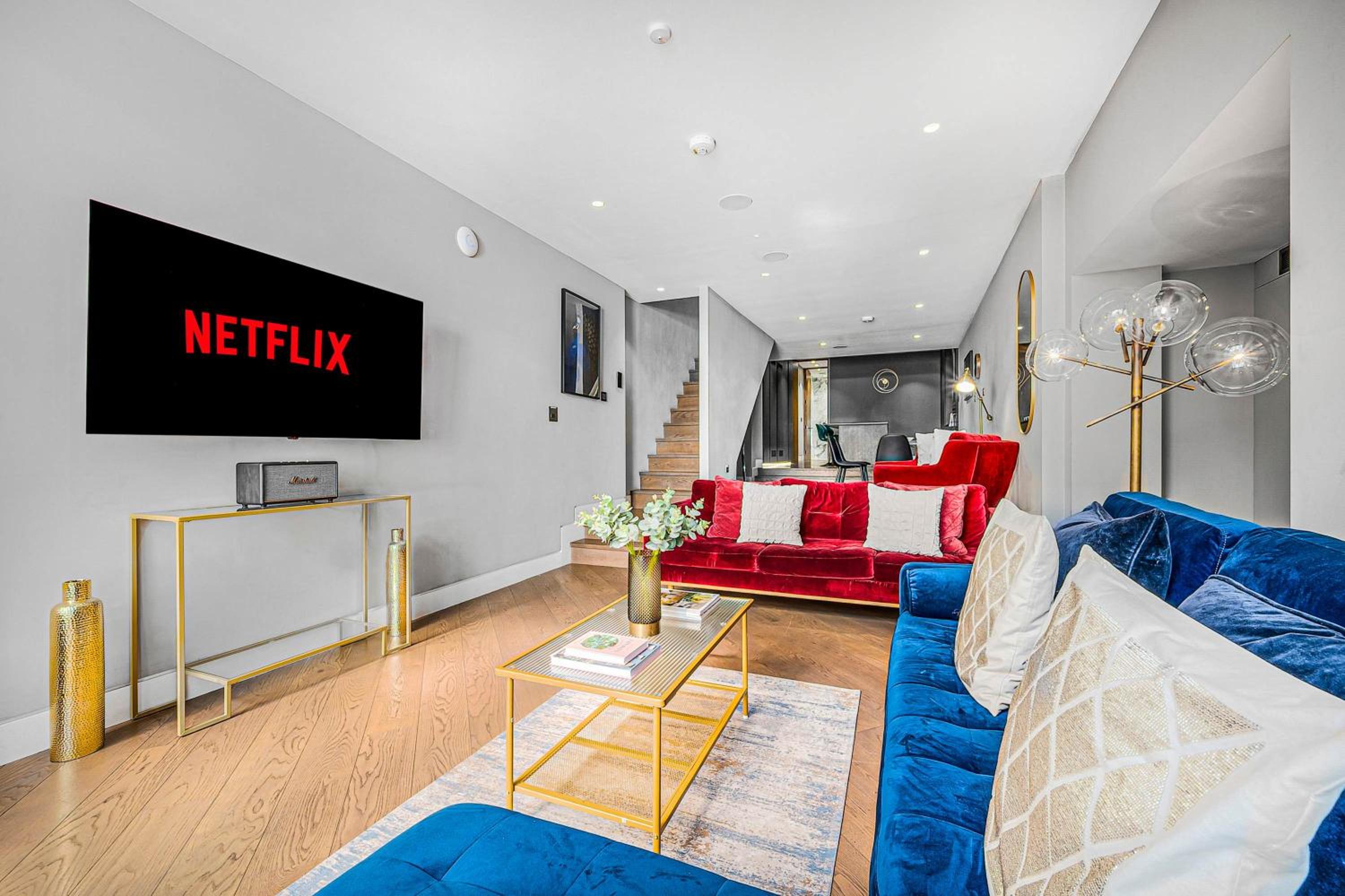 Sophisticated 2-Bed House with AC in Soho