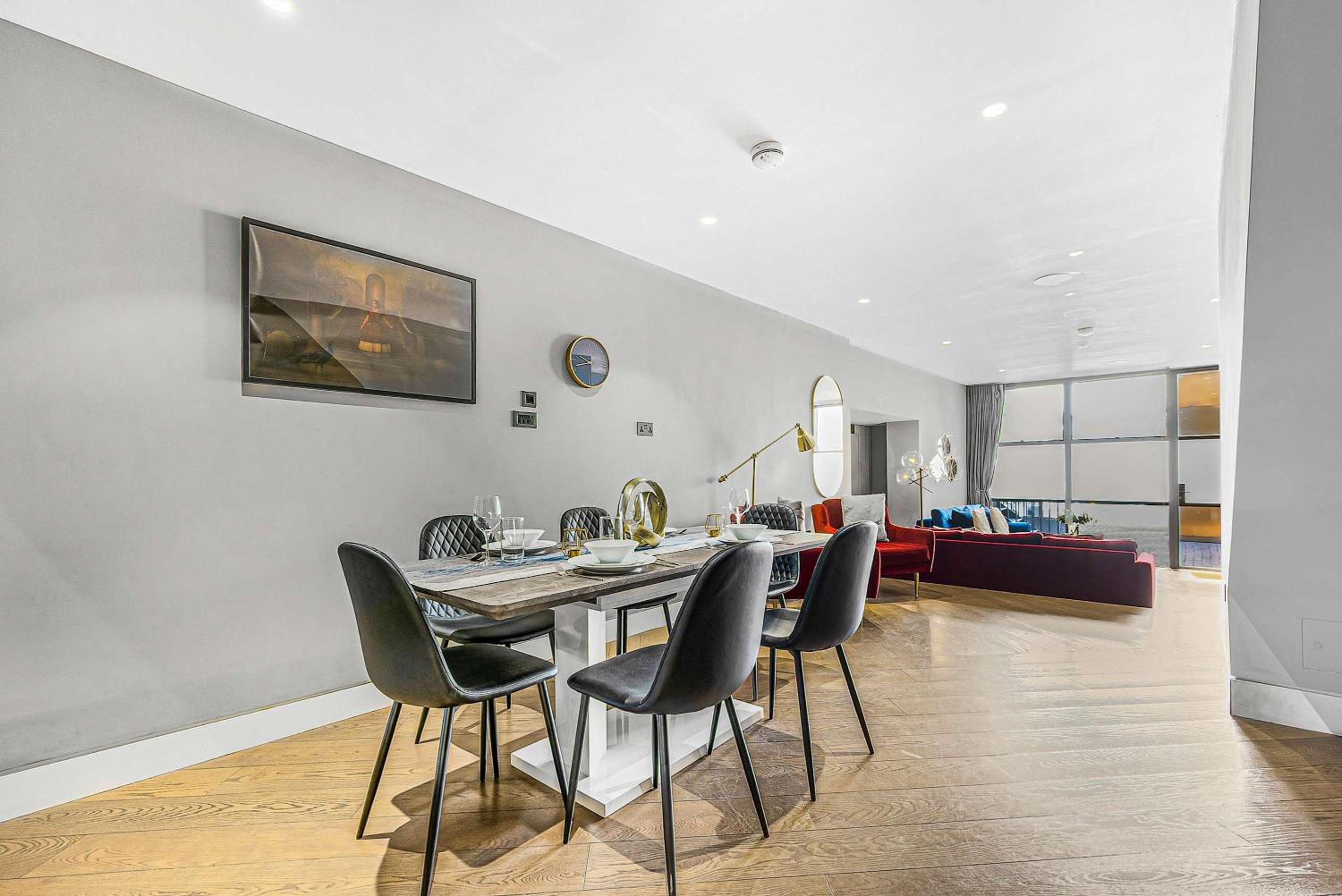 Sophisticated 2-Bed House with AC in Soho