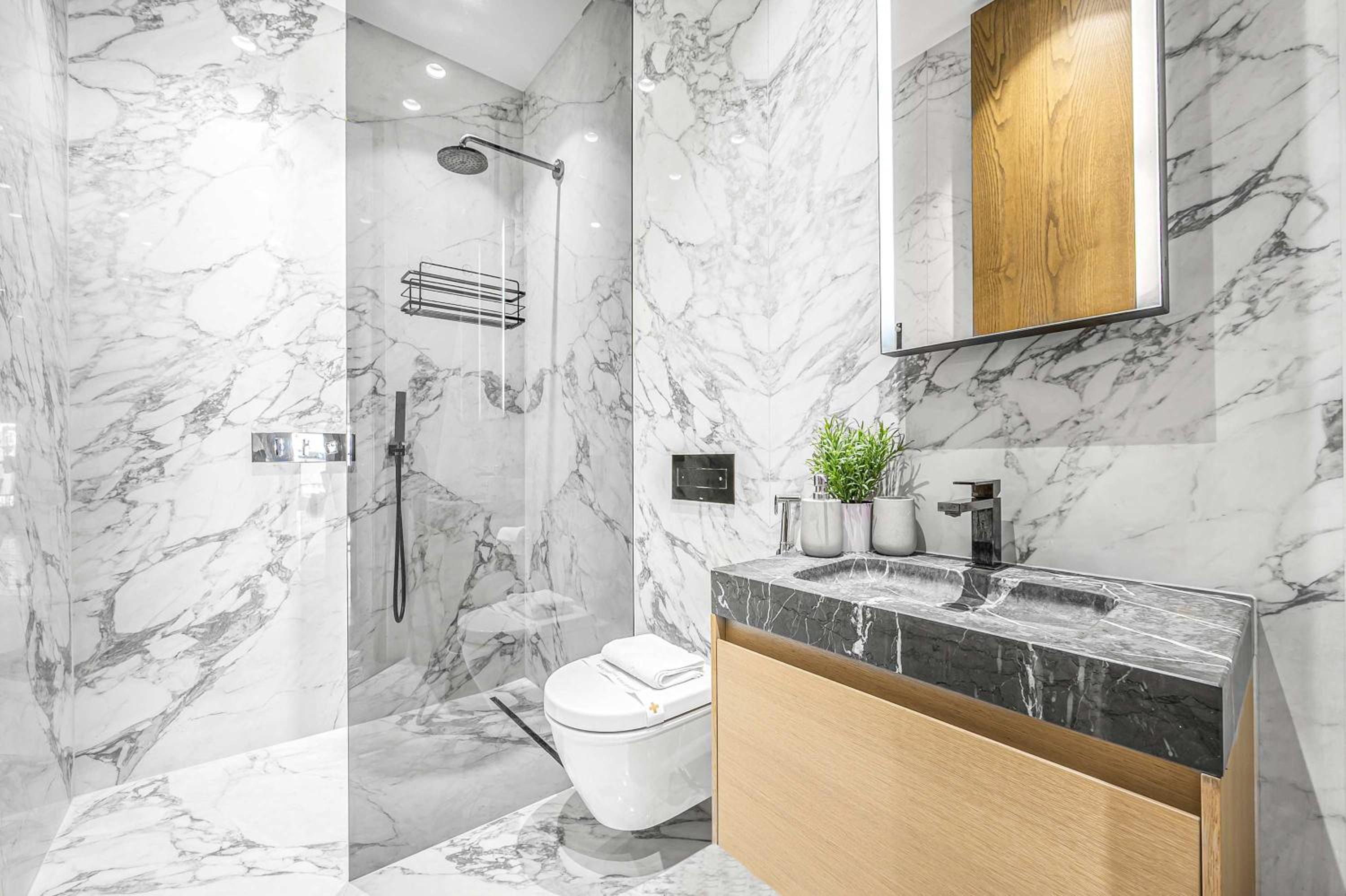Sophisticated 2-Bed House with AC in Soho