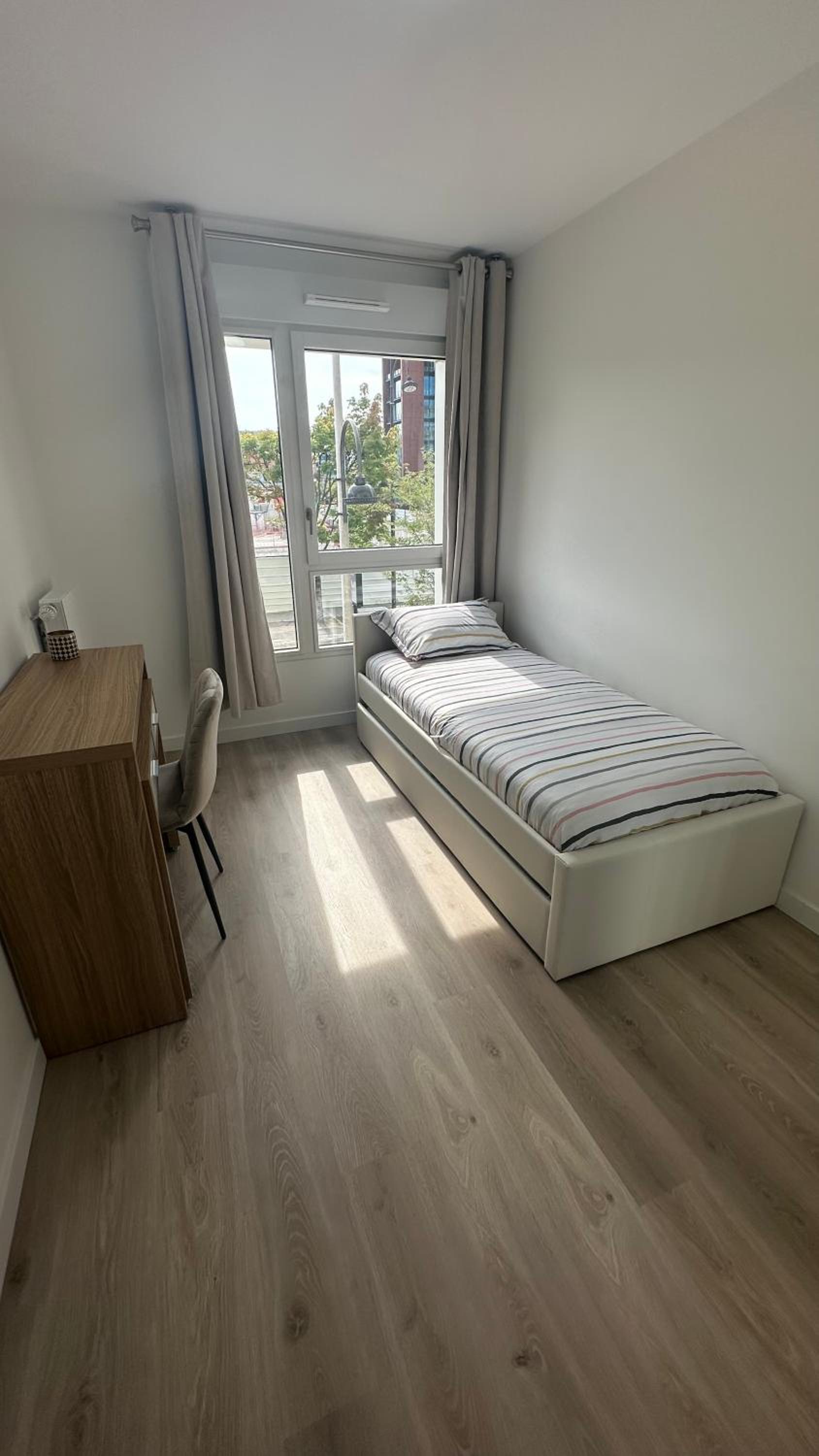 Confort et Style garantis, Près Paris, Seine & RER A, Parking Privé Gratuit
