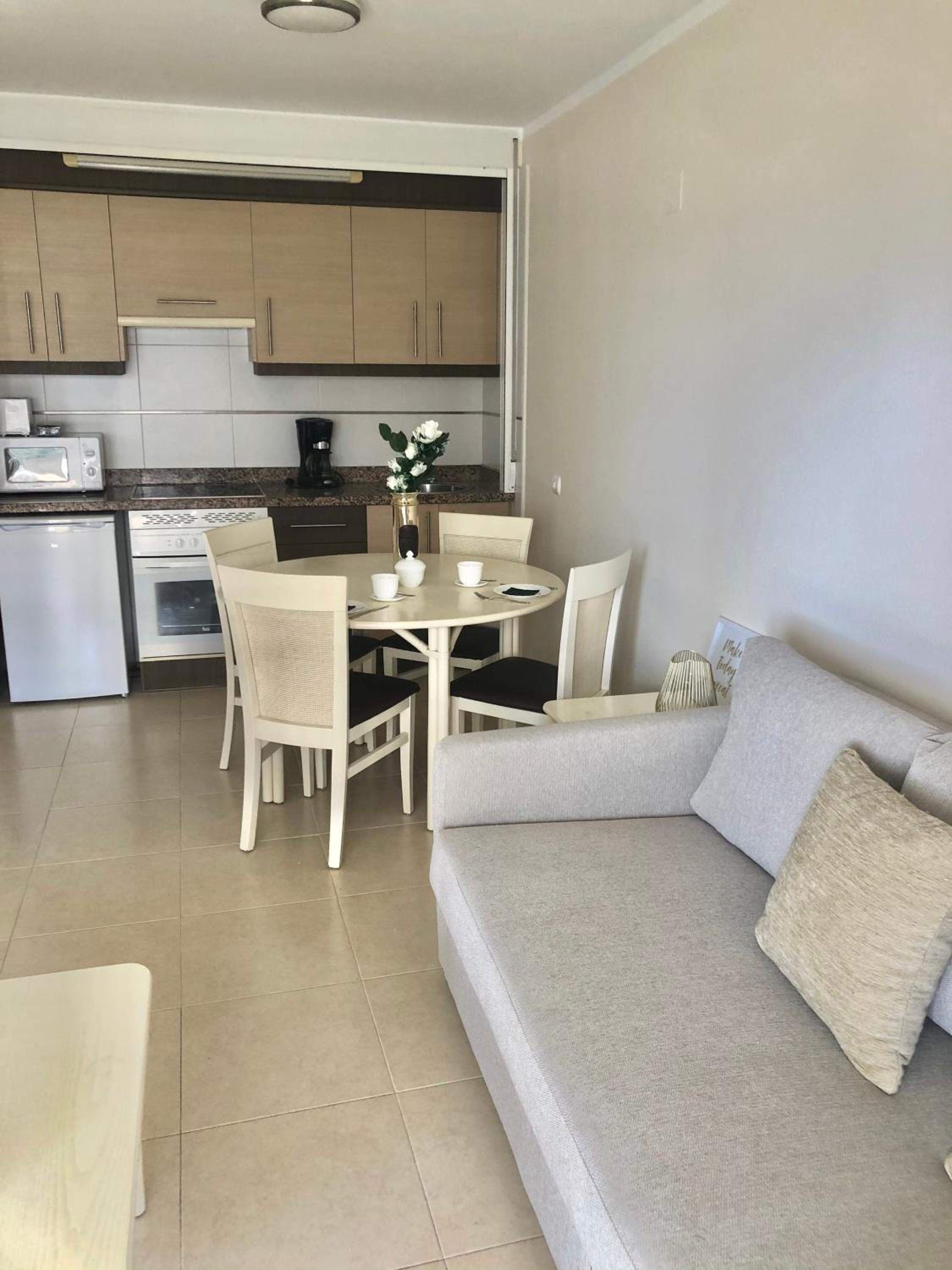 Larimar Apartament balcón y vistas al mar y al Peñón, piscina y parking