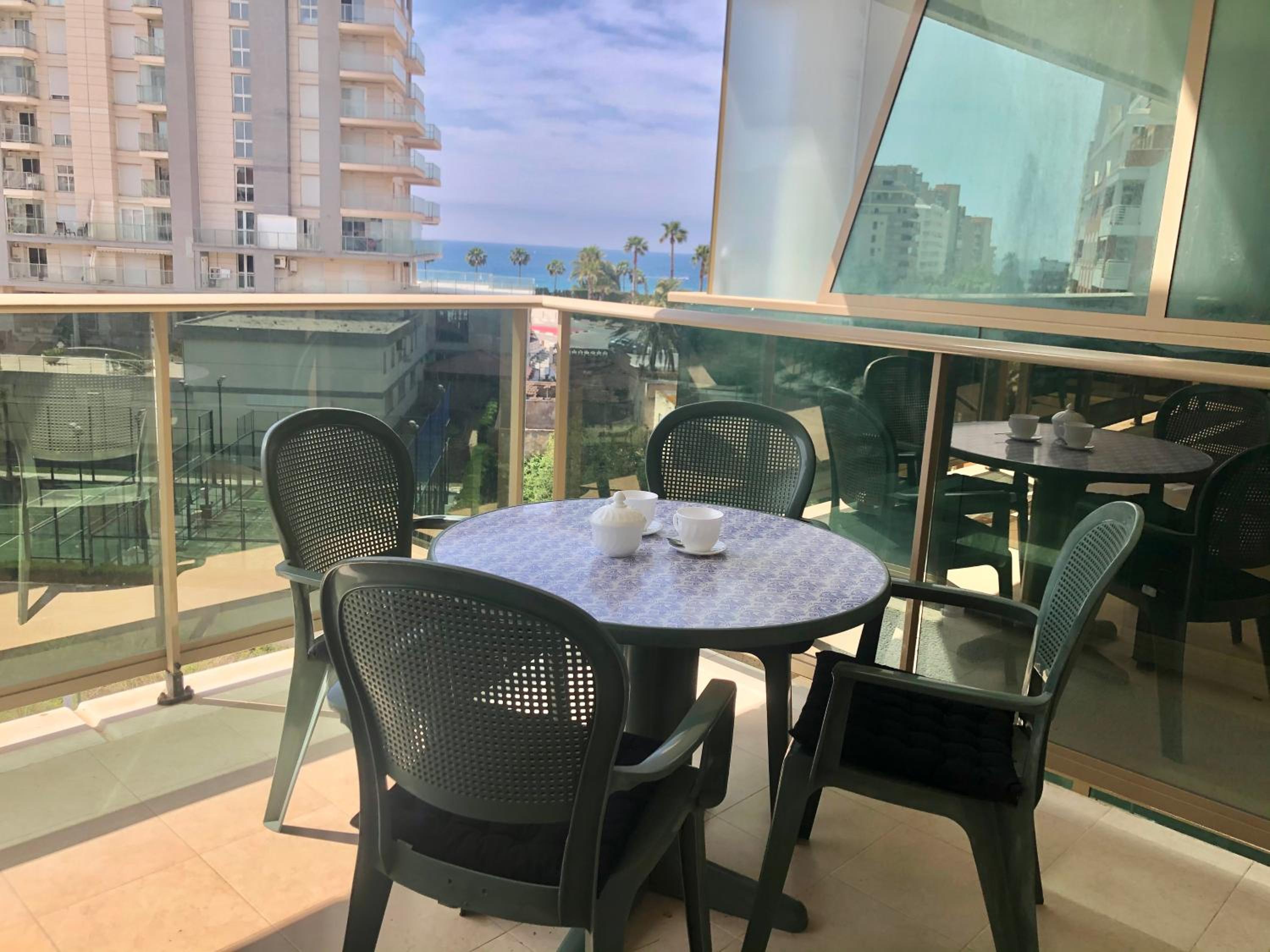 Larimar Apartament balcón y vistas al mar y al Peñón, piscina y parking