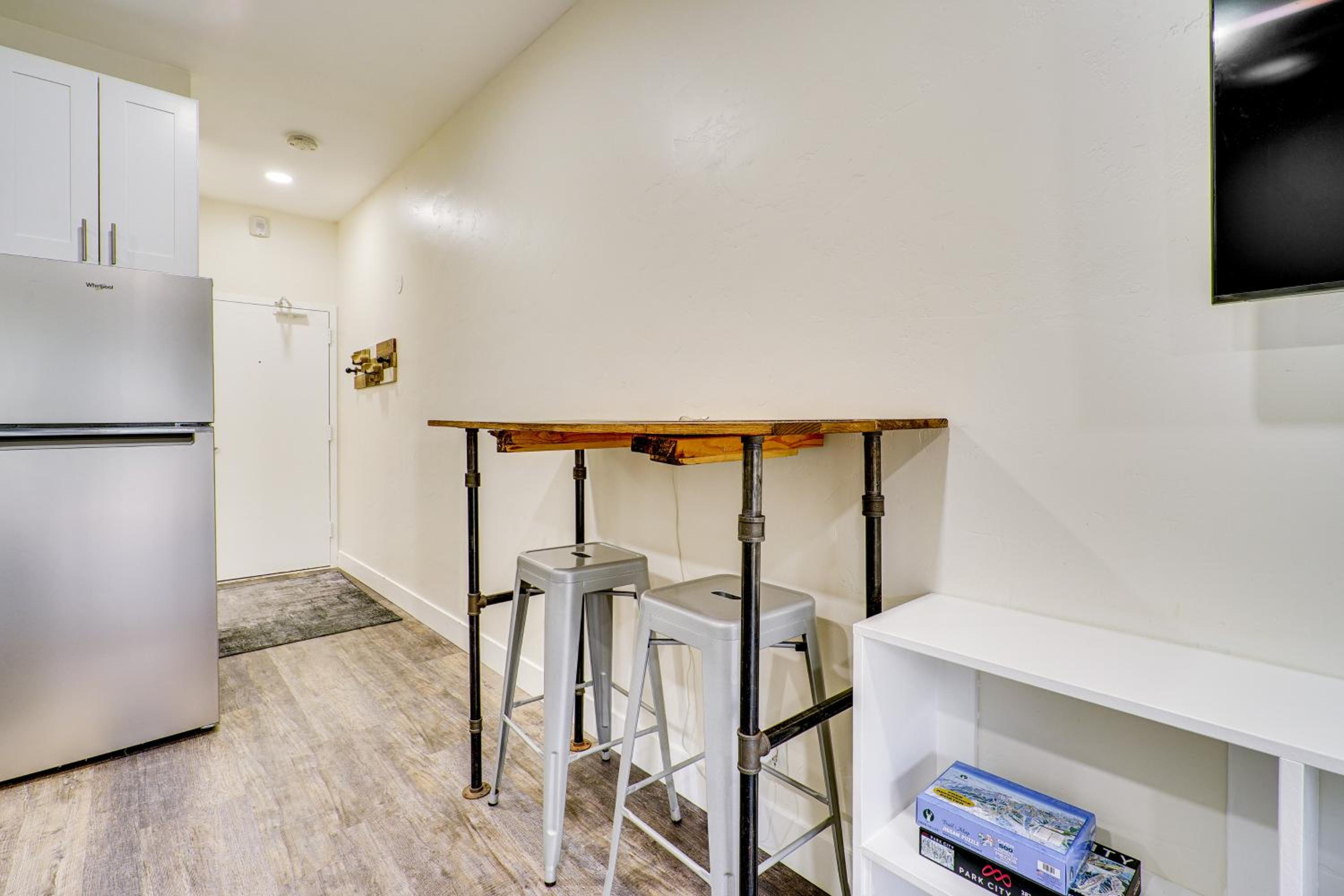 2 Mi to the Slopes! Park City Condo with Hot Tub