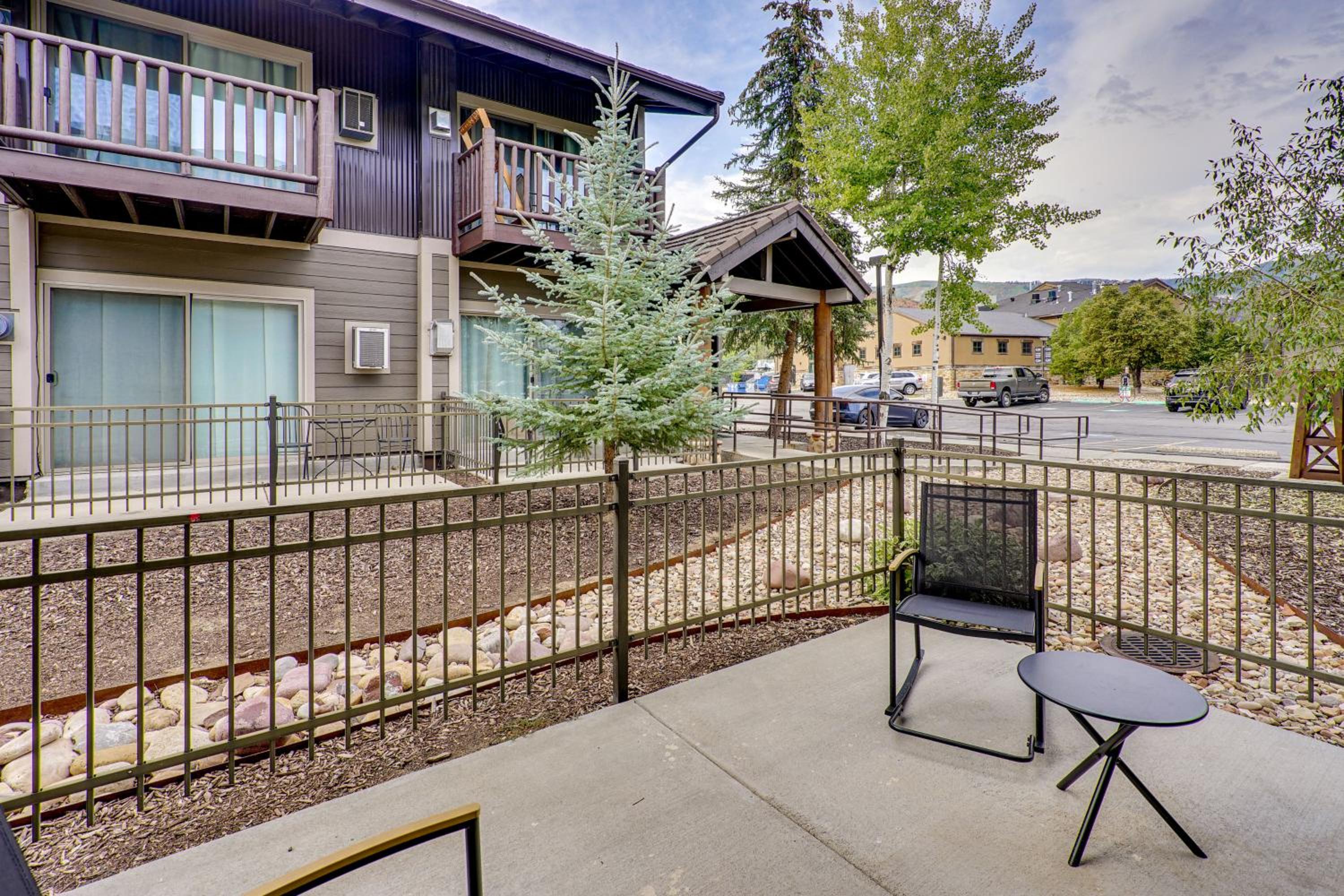 2 Mi to the Slopes! Park City Condo with Hot Tub