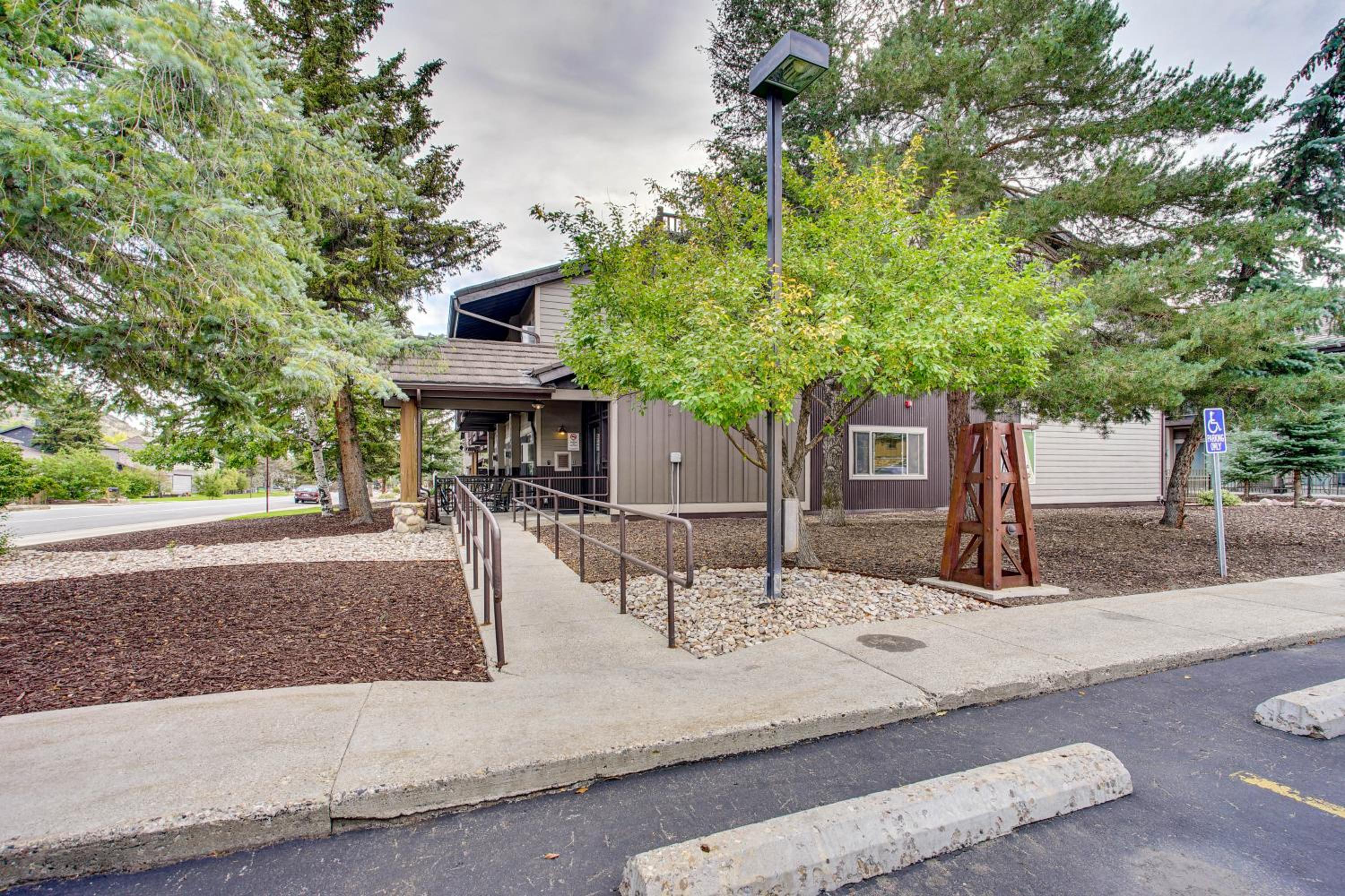 2 Mi to the Slopes! Park City Condo with Hot Tub