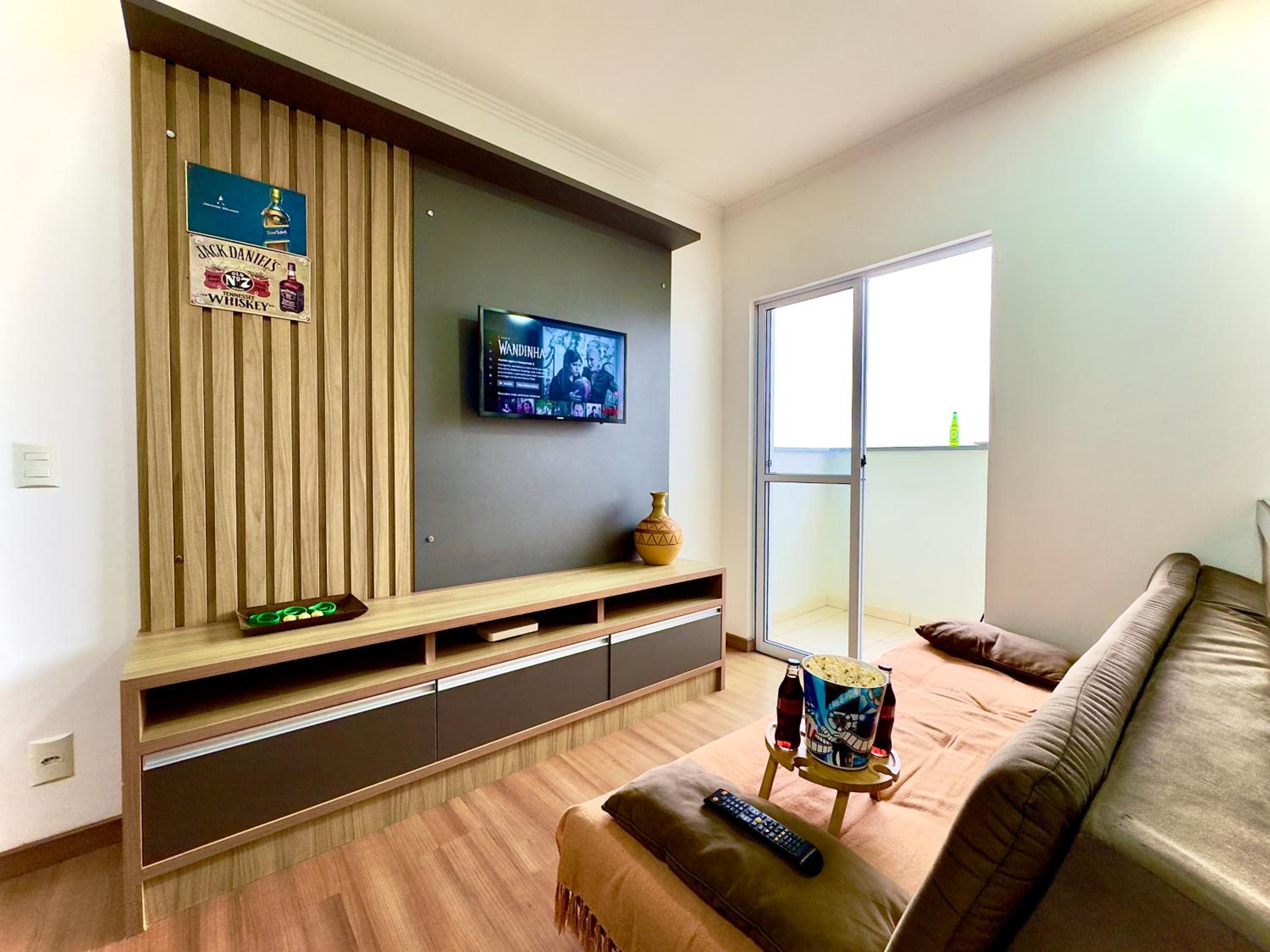 Apartamento a 400M PRAIA com PISCINA sacada com CHURRASQUEIRA privativa Wi-Fi Portaria 24h PLAYGROUND INFANTIL Quadra de esportes e vaga privativa de GARAG