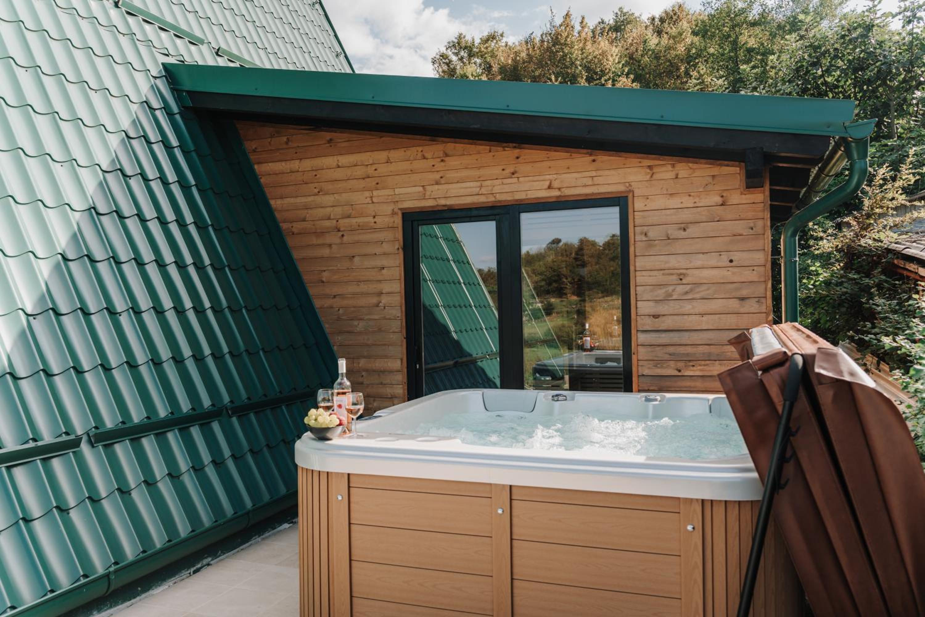 Kuća za odmor Kiara - bazen, jacuzzi i sauna