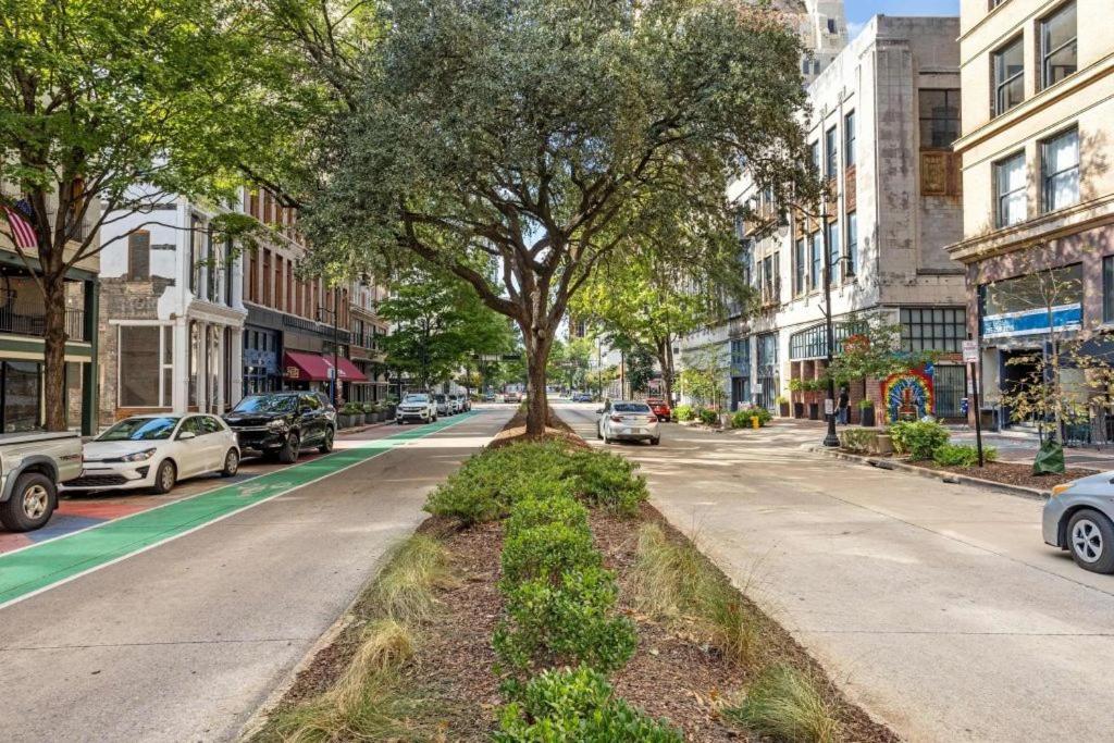 Downtown Birmingham 1BR Escape Rooftop Access