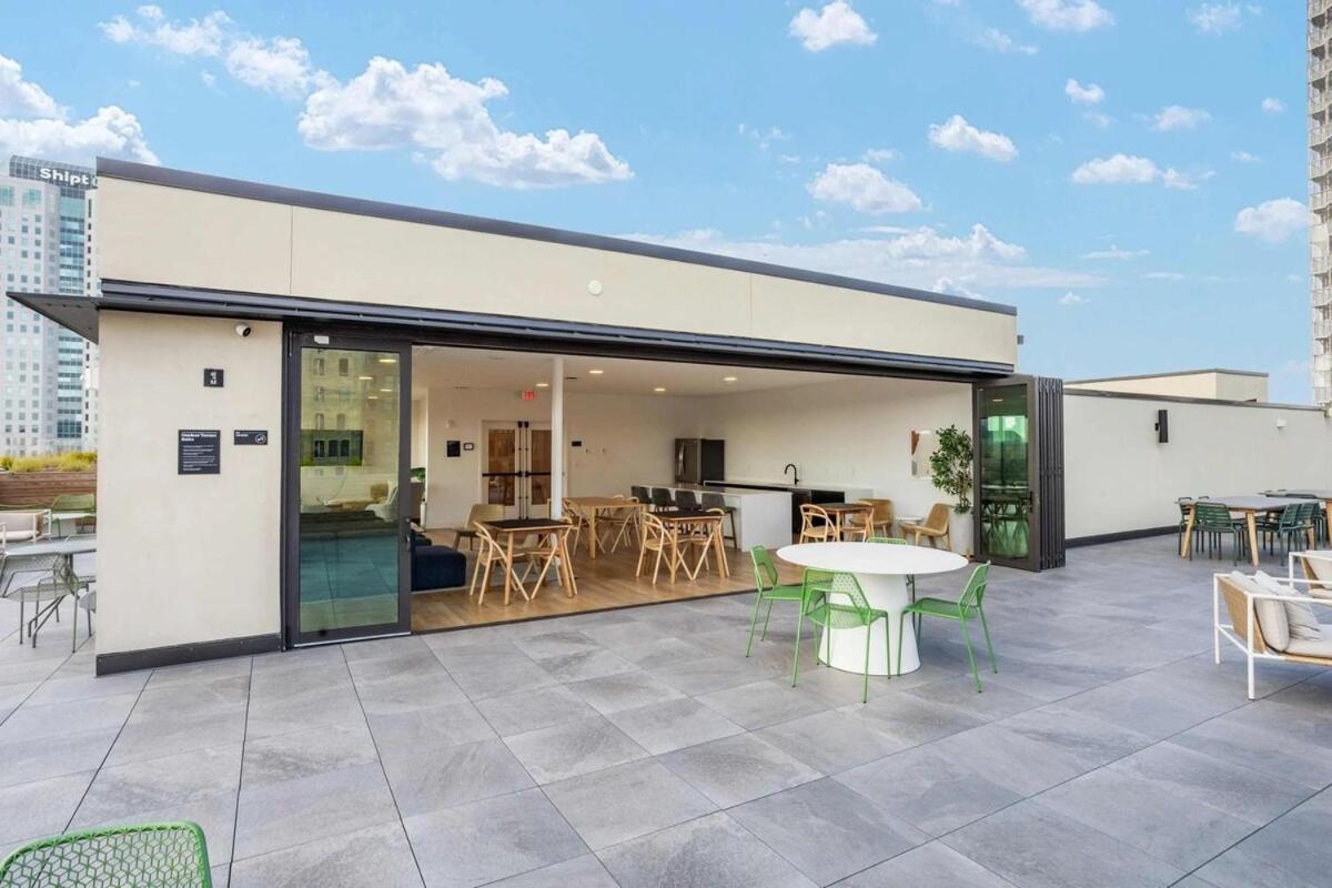 Downtown Birmingham 1BR Escape Rooftop Access