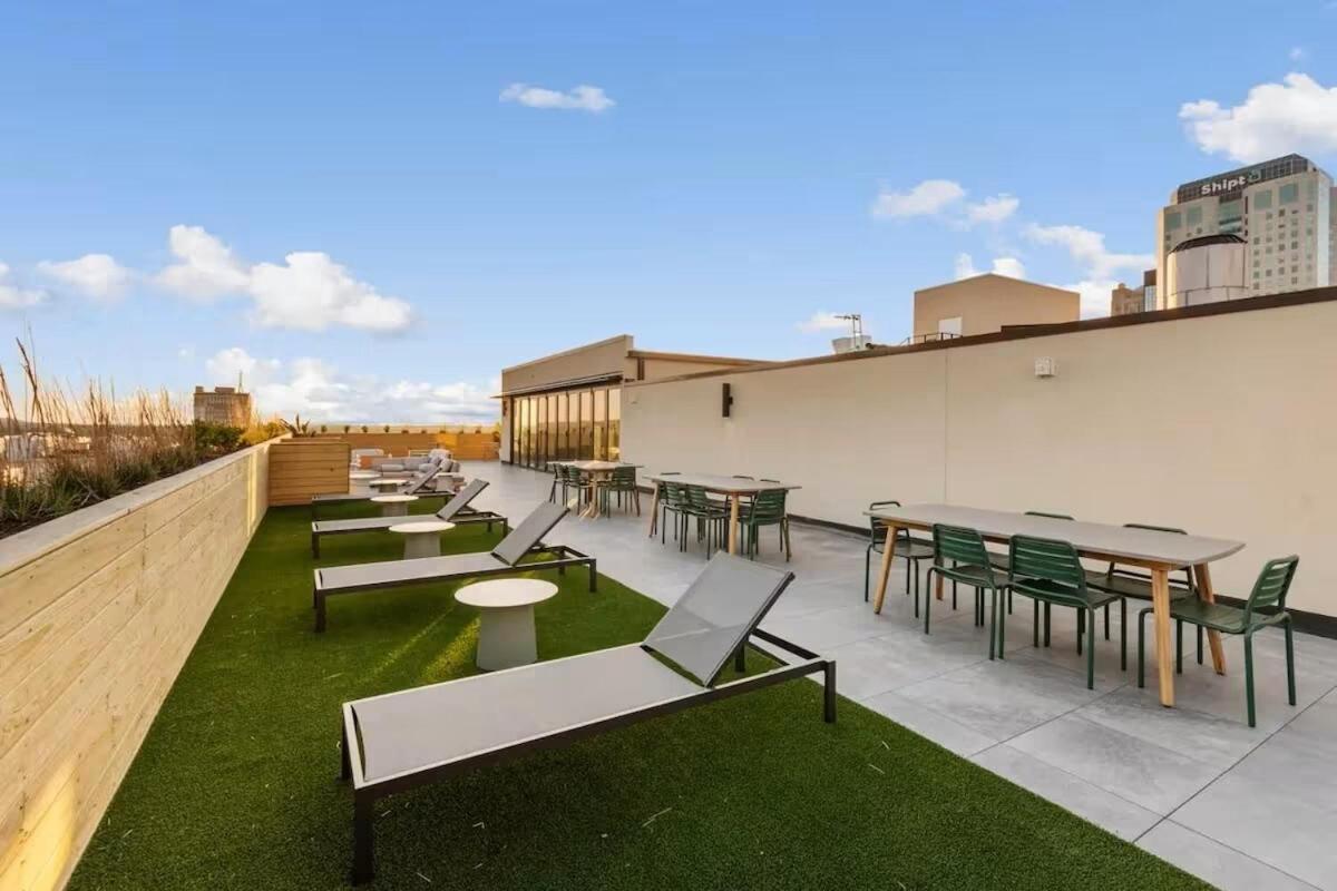 Downtown Birmingham 1BR Escape Rooftop Access