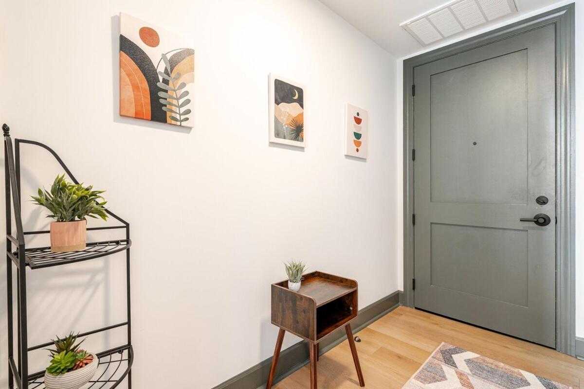 Downtown Birmingham 1BR Escape Rooftop Access