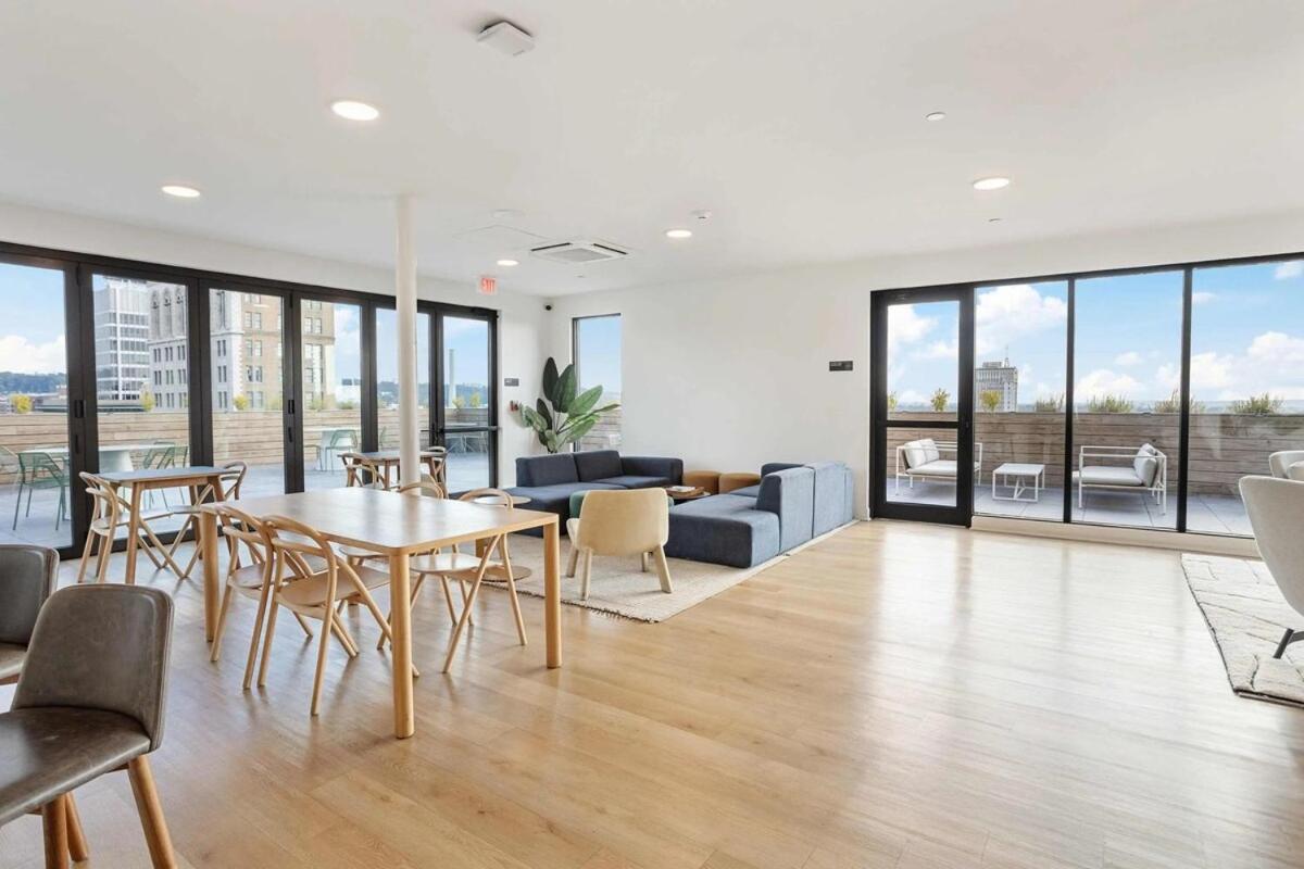 Downtown Birmingham 1BR Escape Rooftop Access