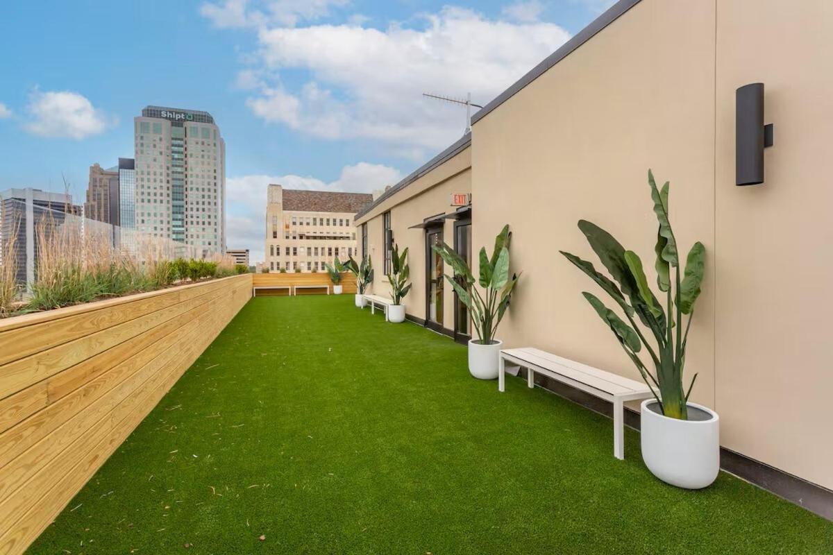 Downtown Birmingham 1BR Escape Rooftop Access