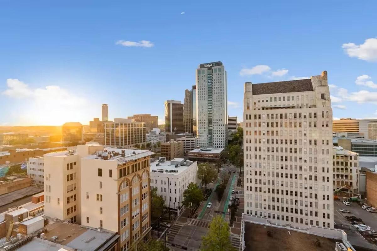 Downtown Birmingham 1BR Escape Rooftop Access