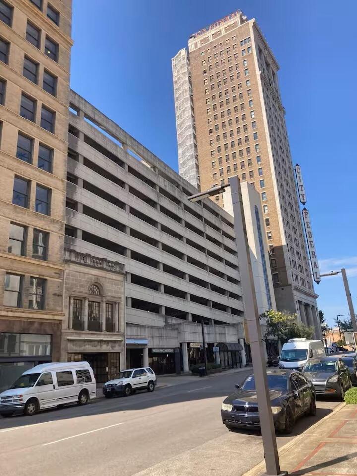 Downtown Birmingham 1BR Escape Rooftop Access