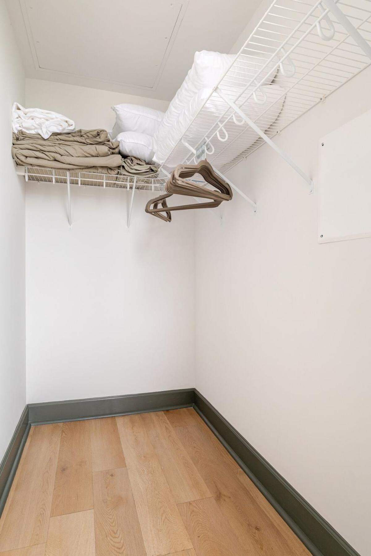 Downtown Birmingham 1BR Escape Rooftop Access
