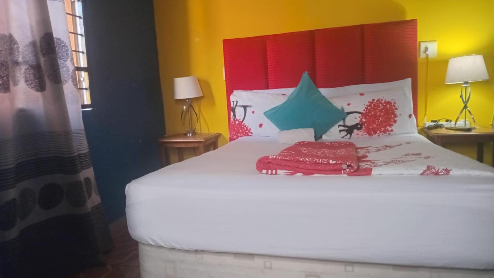 Neo & Ruks excellent Rooms