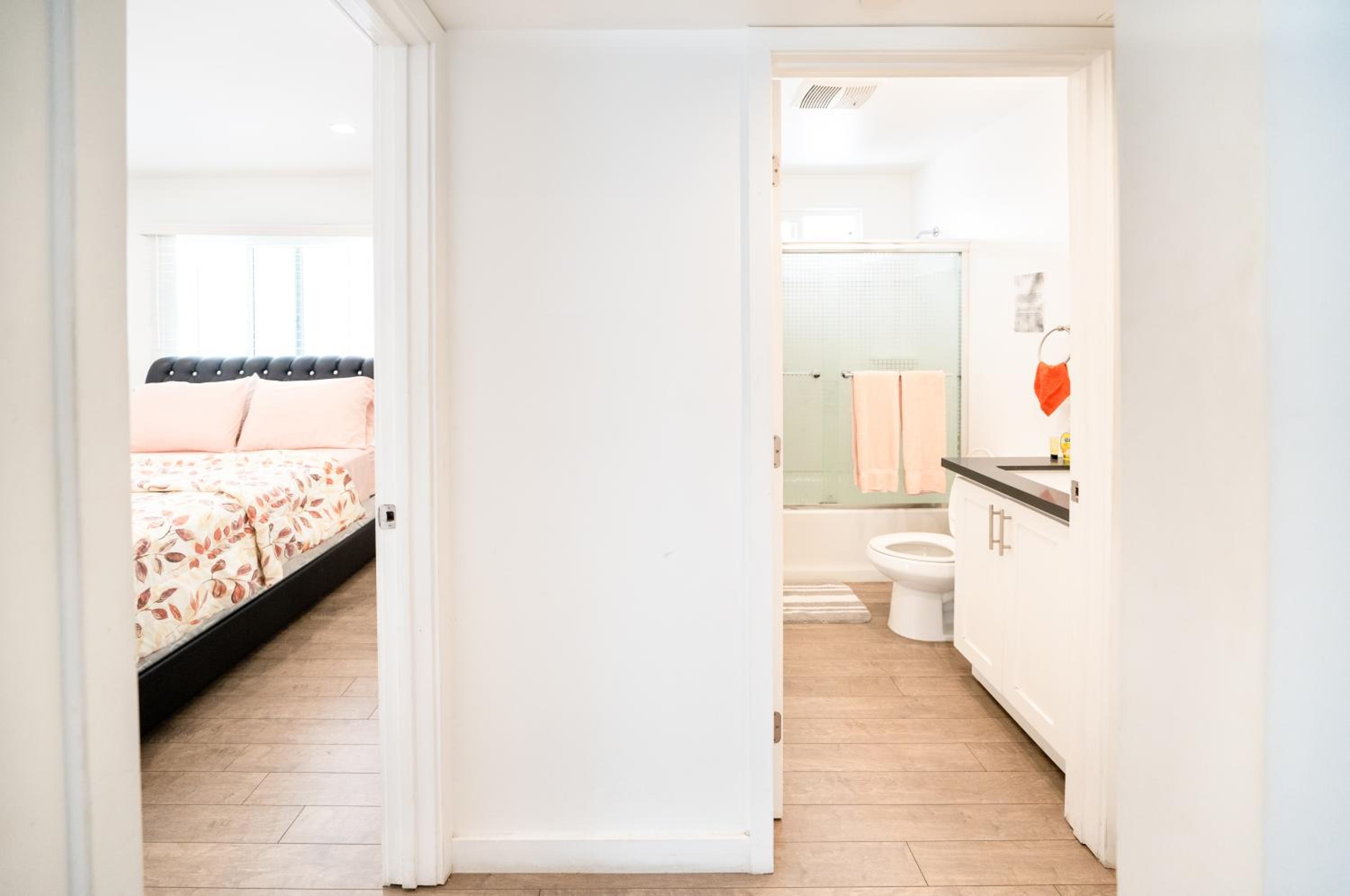 Stylish 1 Bedroom Loft in Hollywood Near Downtown LA