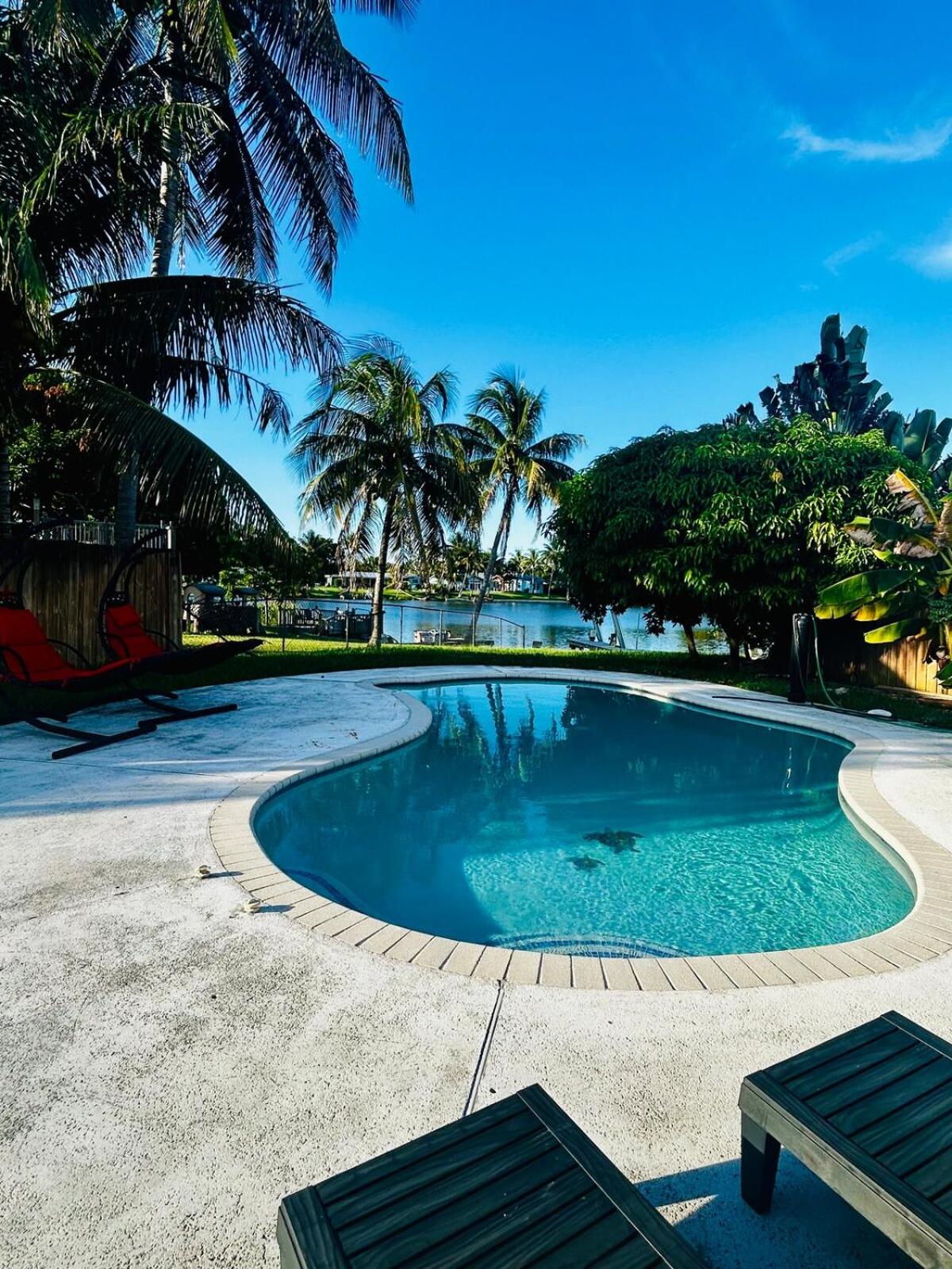 Waterfront Estate - Heated Pool Gym Tiki EV Chrgr Dock