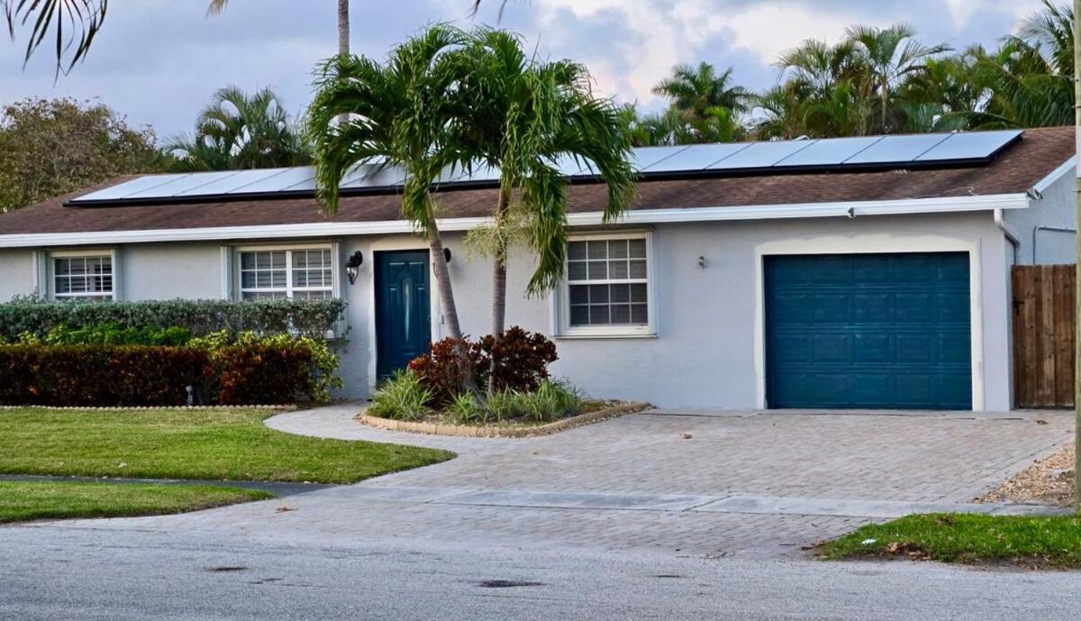 Waterfront Estate - Heated Pool Gym Tiki EV Chrgr Dock