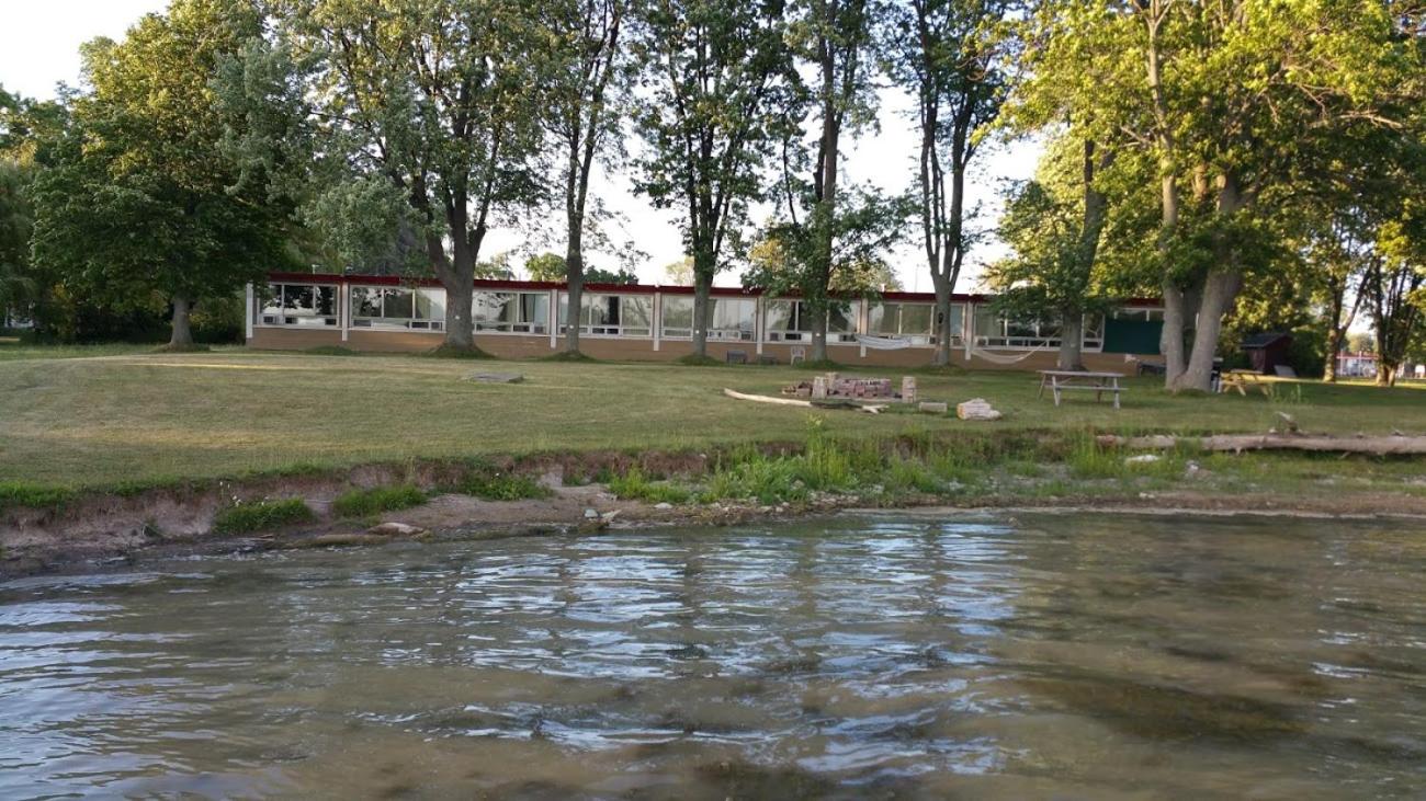Riverview Motel