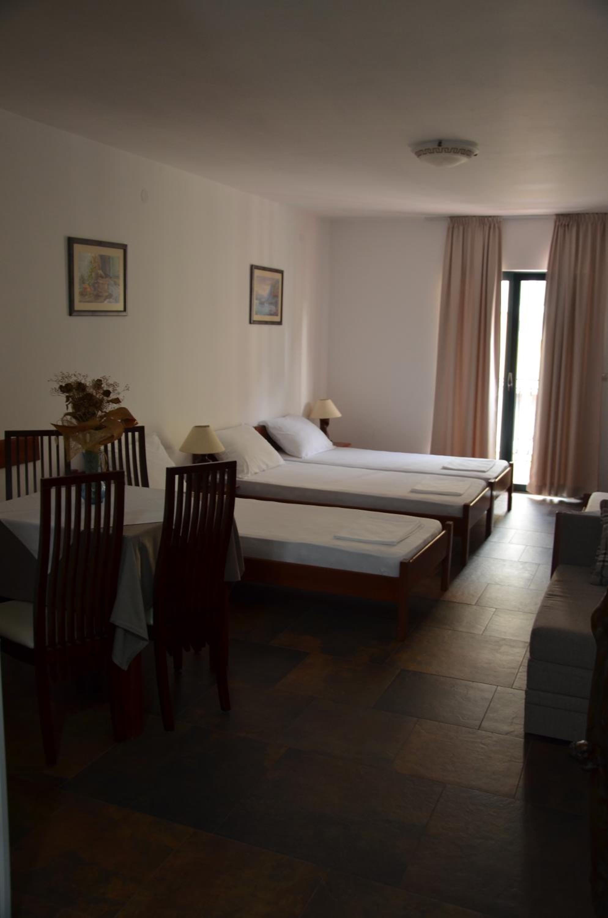 Lero Apartments