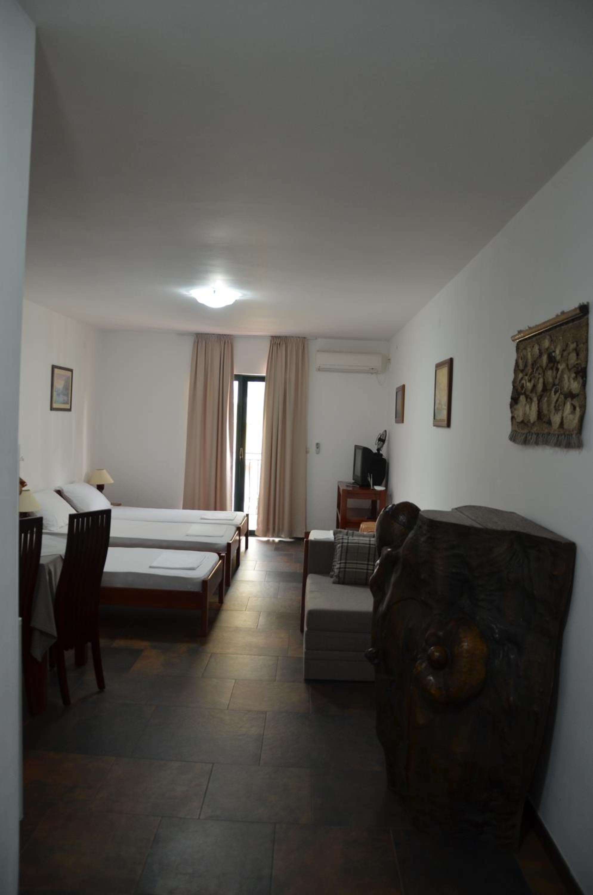 Lero Apartments