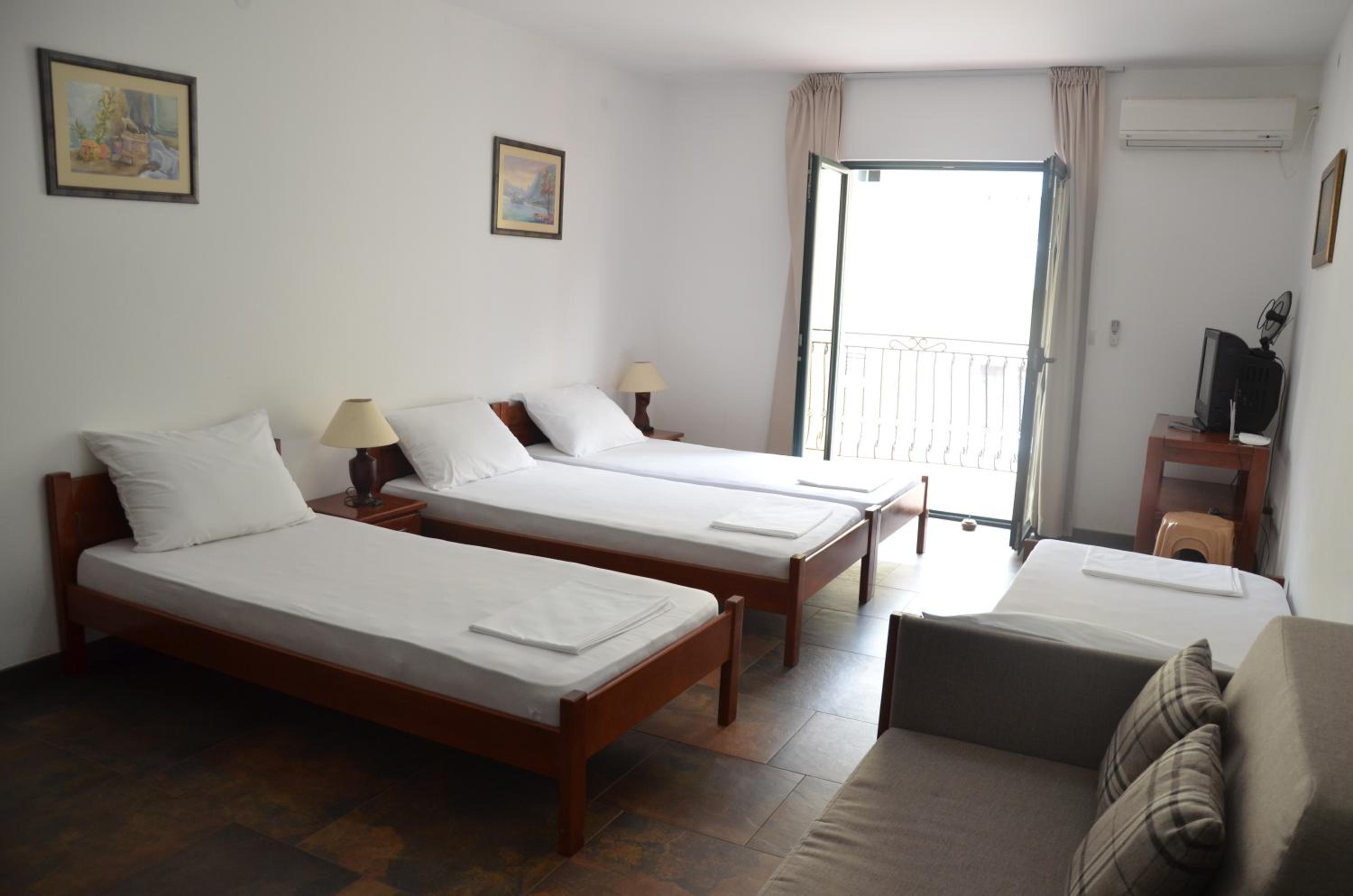 Lero Apartments