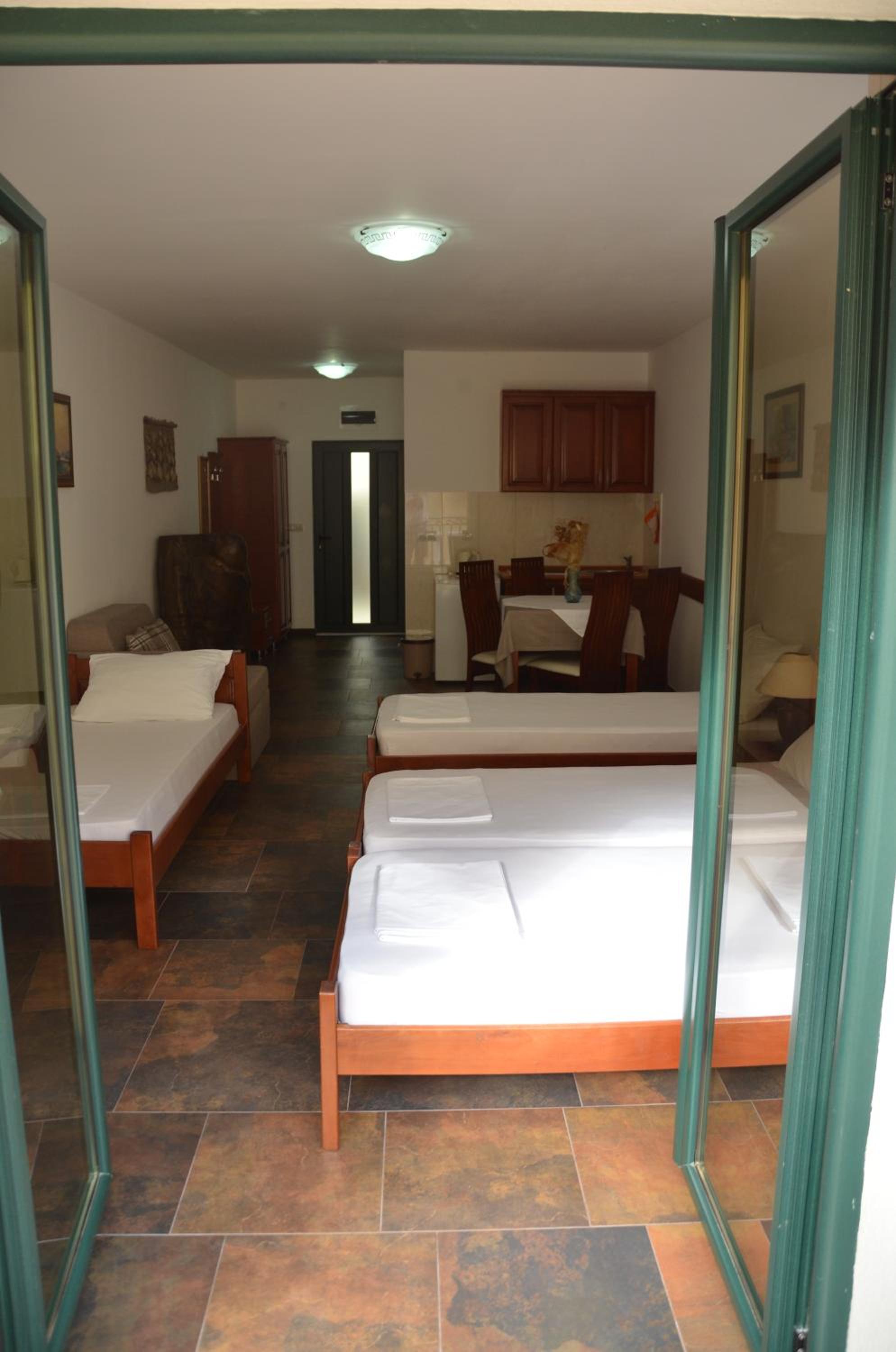 Lero Apartments