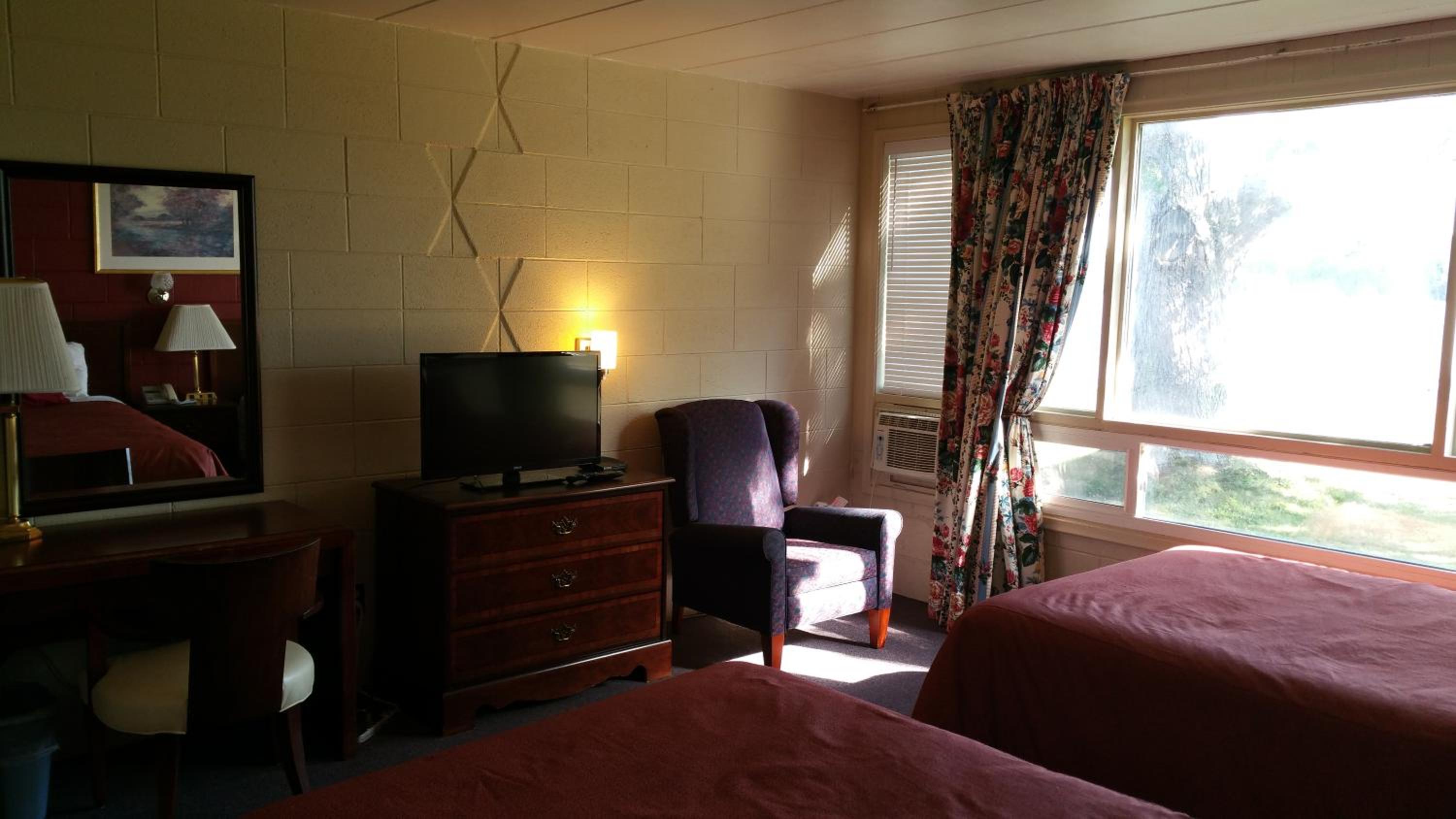 Riverview Motel
