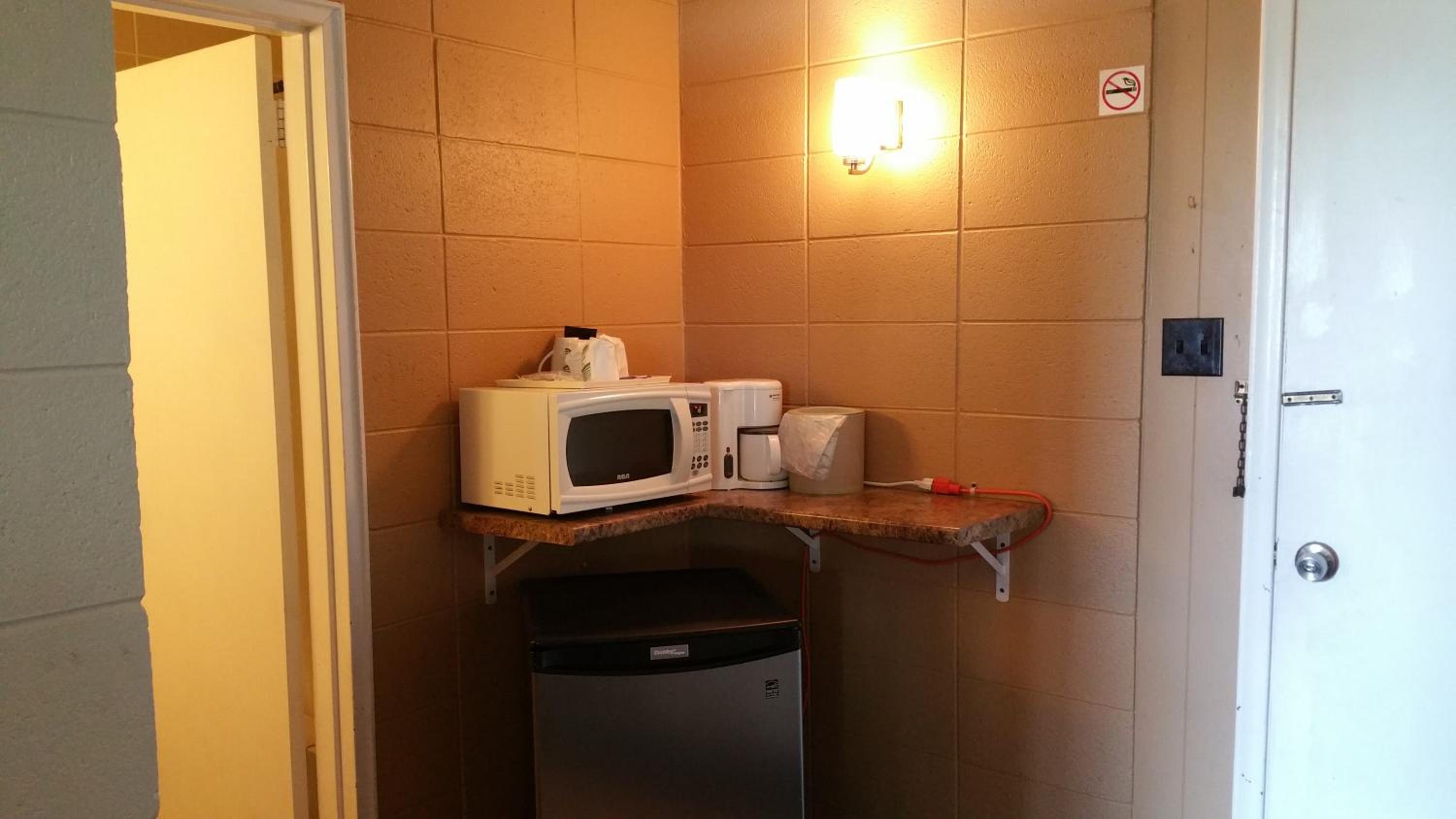 Riverview Motel
