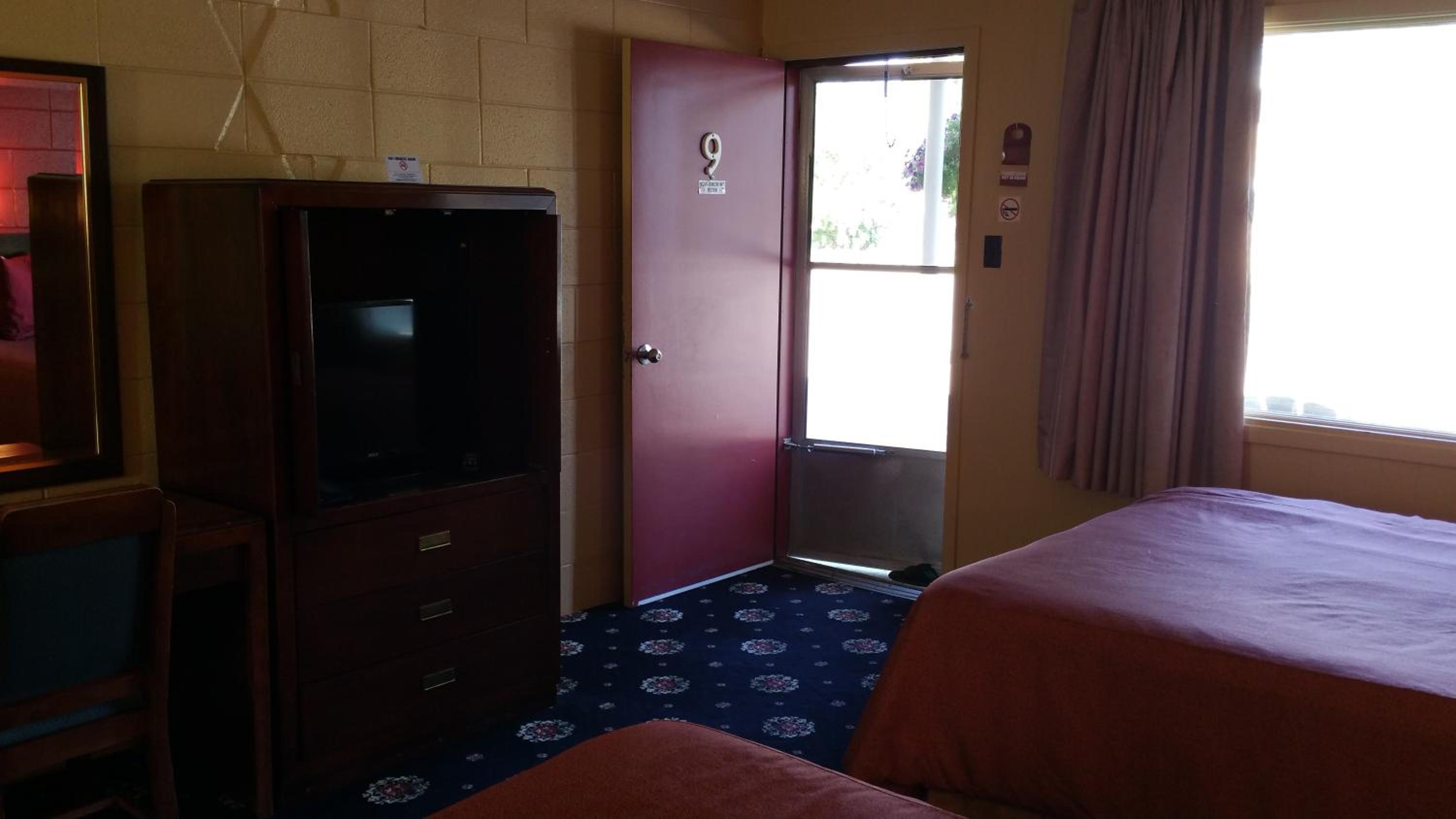 Riverview Motel