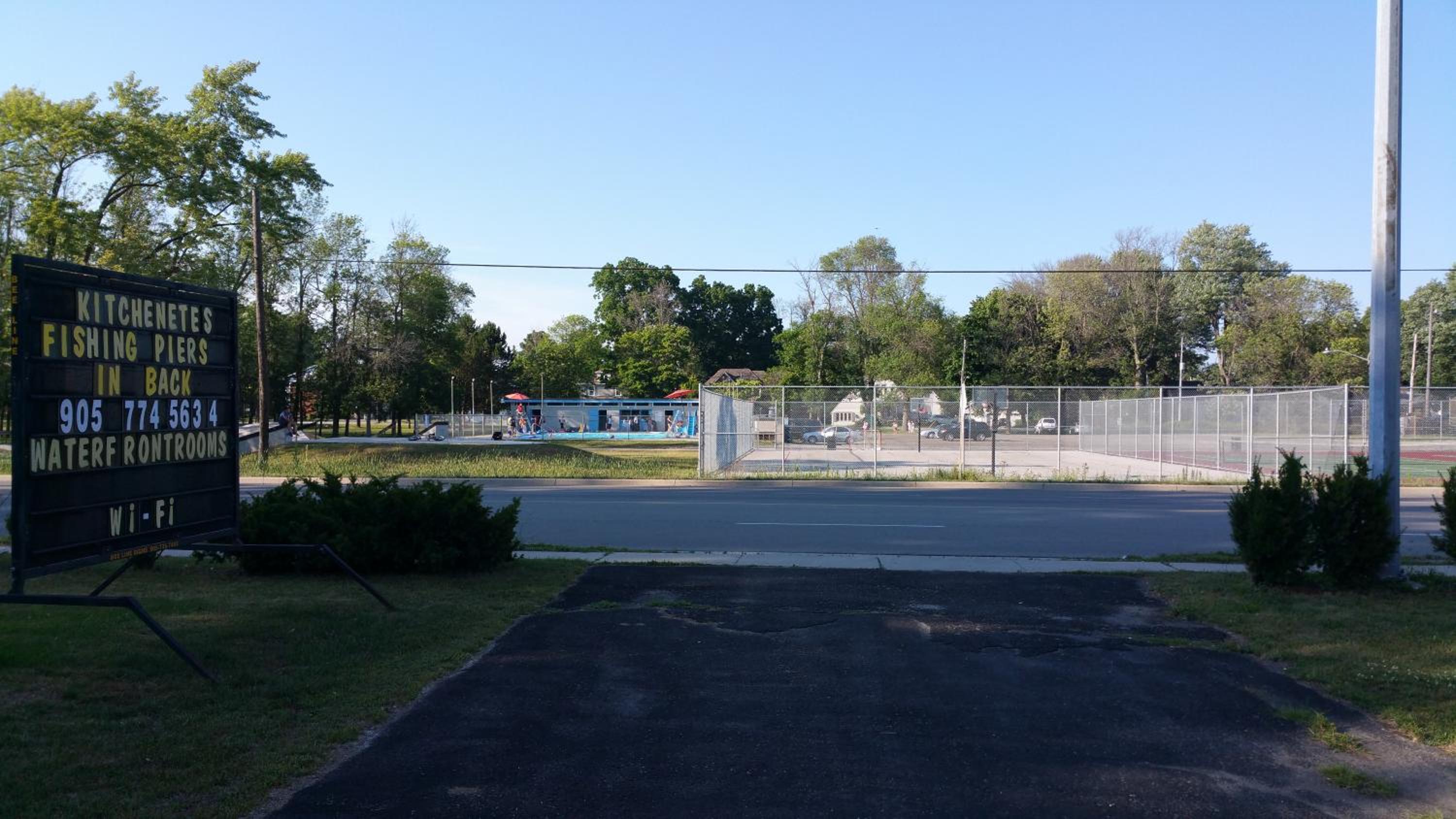 Riverview Motel