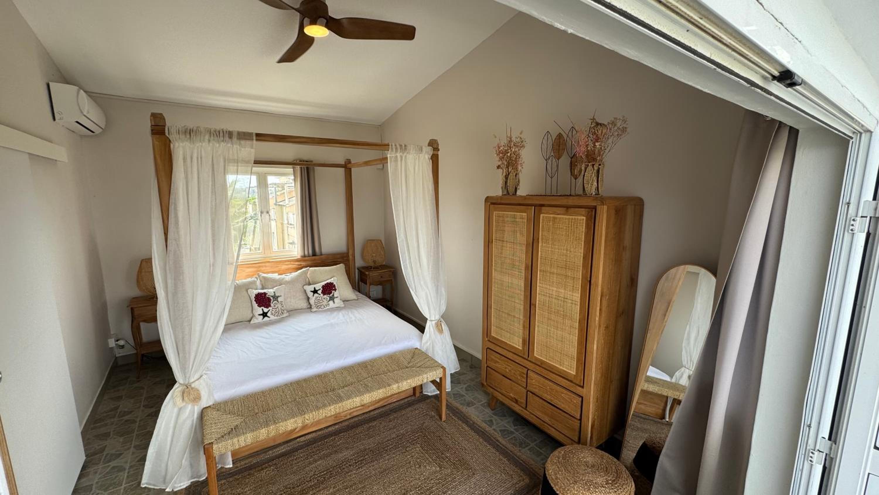 Zephyr House 3BR Pool, Rooftop & Ocean View
