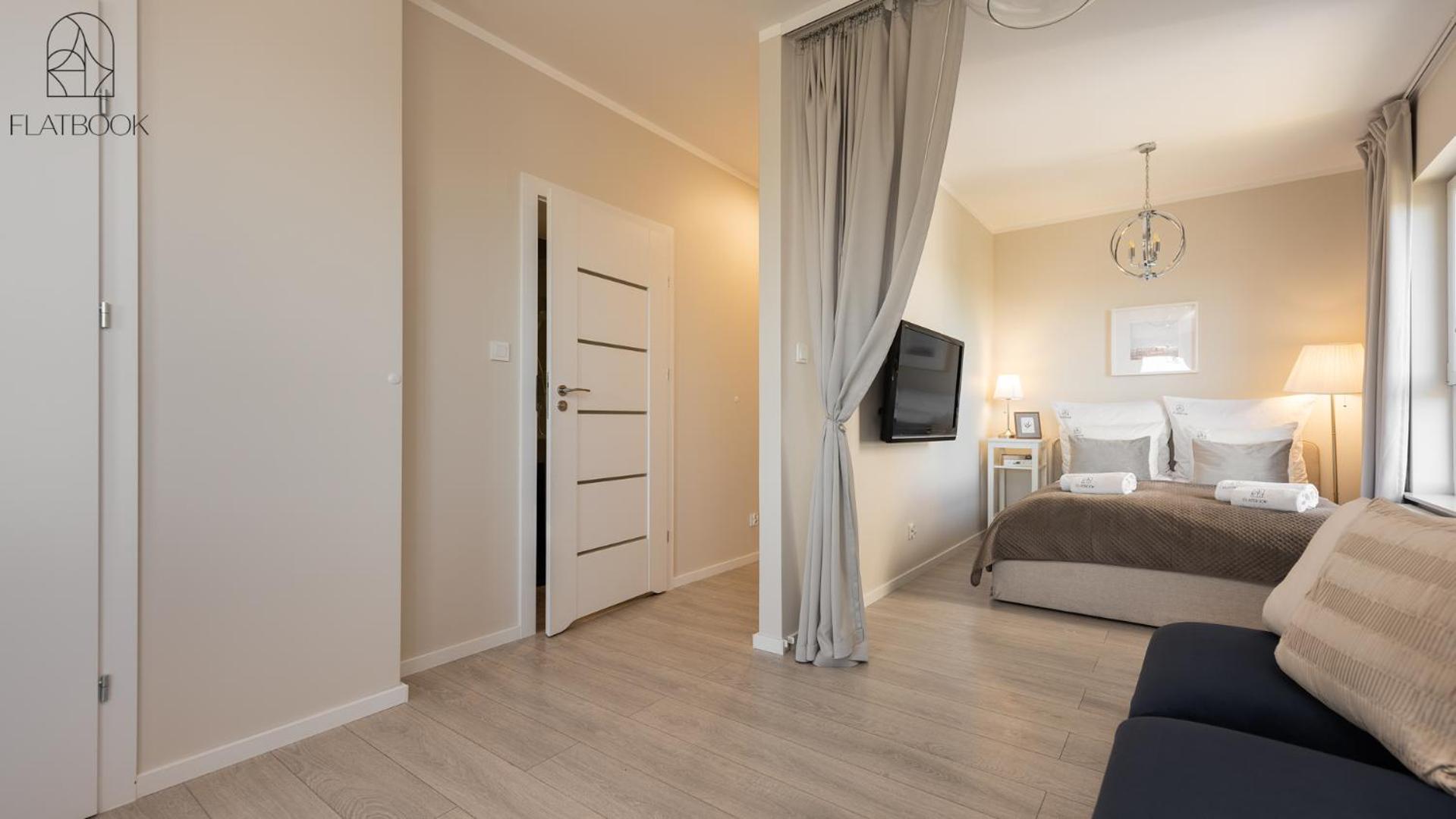 Flatbook Seaside Baltica Tower - Apartment with Sea View, Gym & Parking