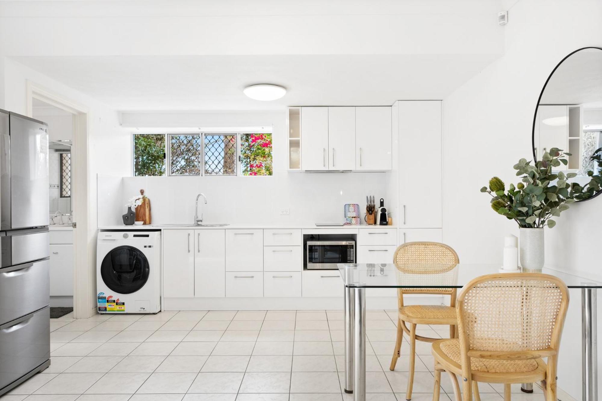 Chic 1-Bed Escape with Parking Bridgeman Downs